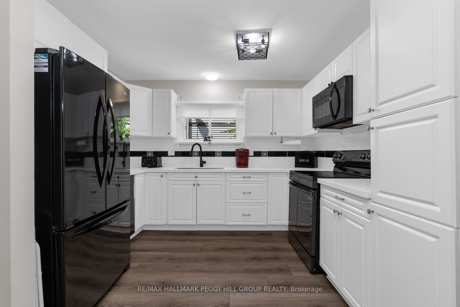 15 Wilde Place, Barrie, ON L4N 4W6 photo 2