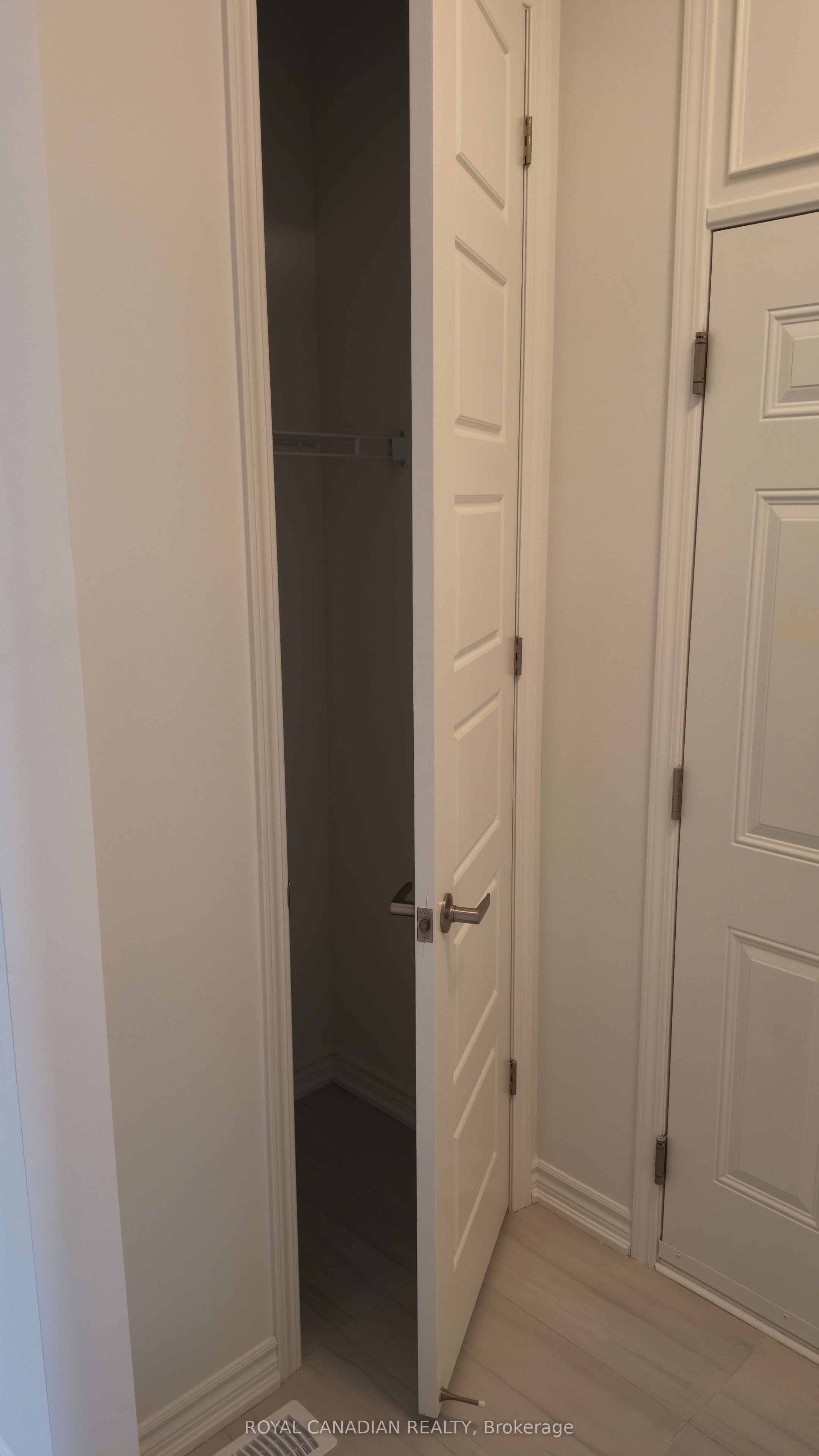 123 Vinewood Crescent, Barrie, ON L9J 1B5 photo 5