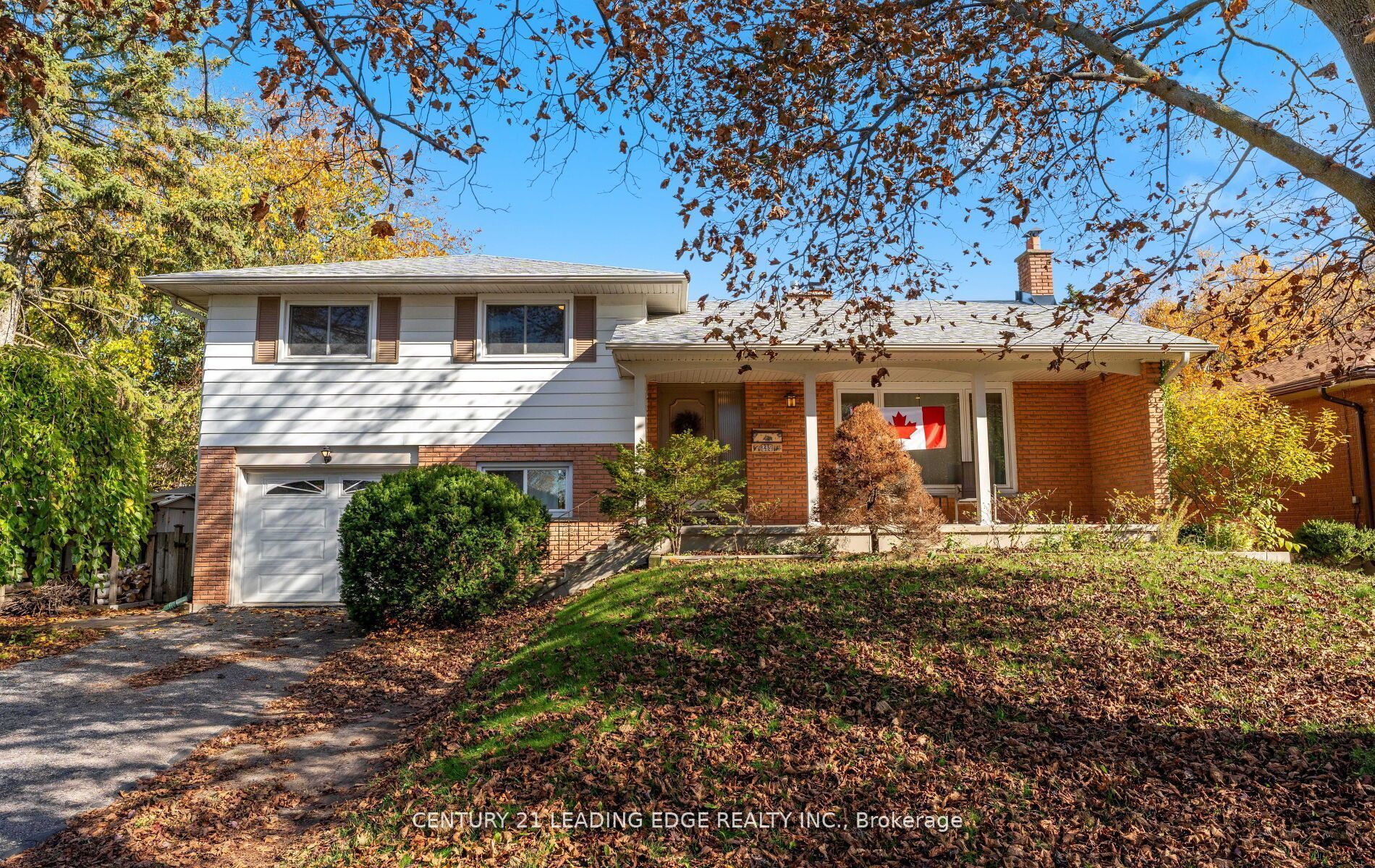 45 Bayview Drive, Barrie, ON L4N 3N8