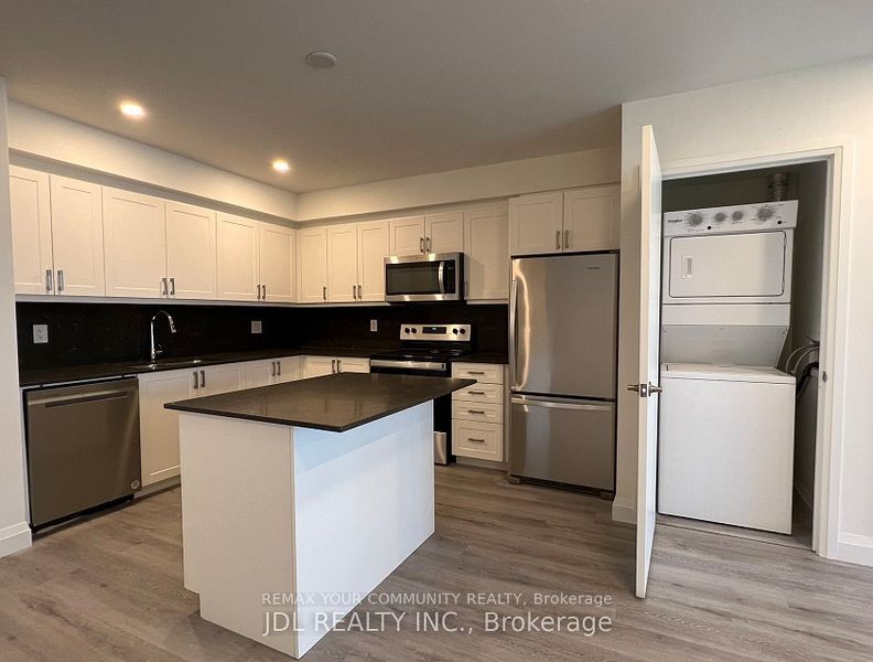 58 Lakeside Terrace 811, Barrie, ON L4M 7B9 photo 4