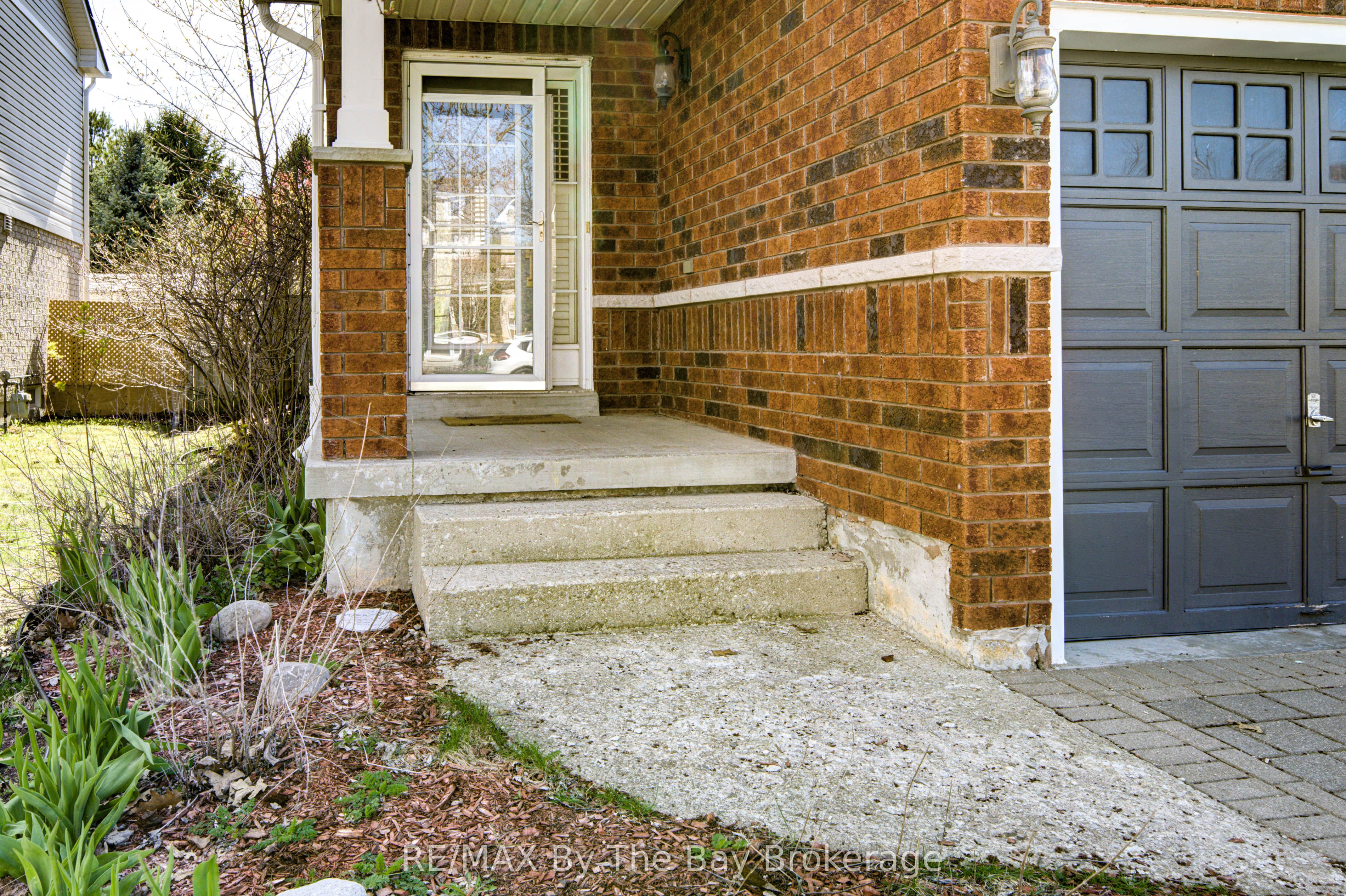 88 Wesley Avenue, Wasaga Beach, ON L9Z 0B9 photo 3