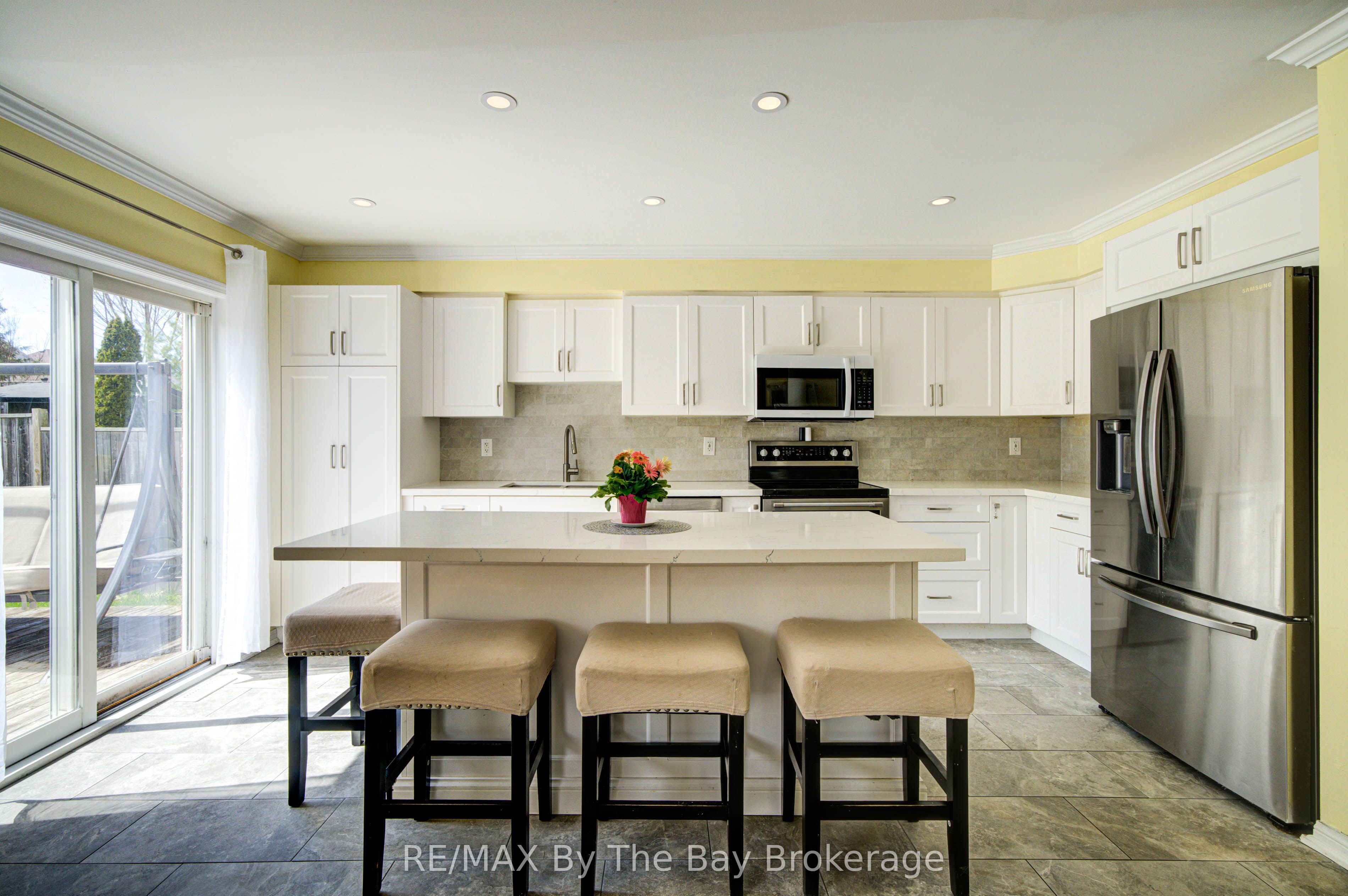 88 Wesley Avenue, Wasaga Beach, ON L9Z 0B9 photo 5