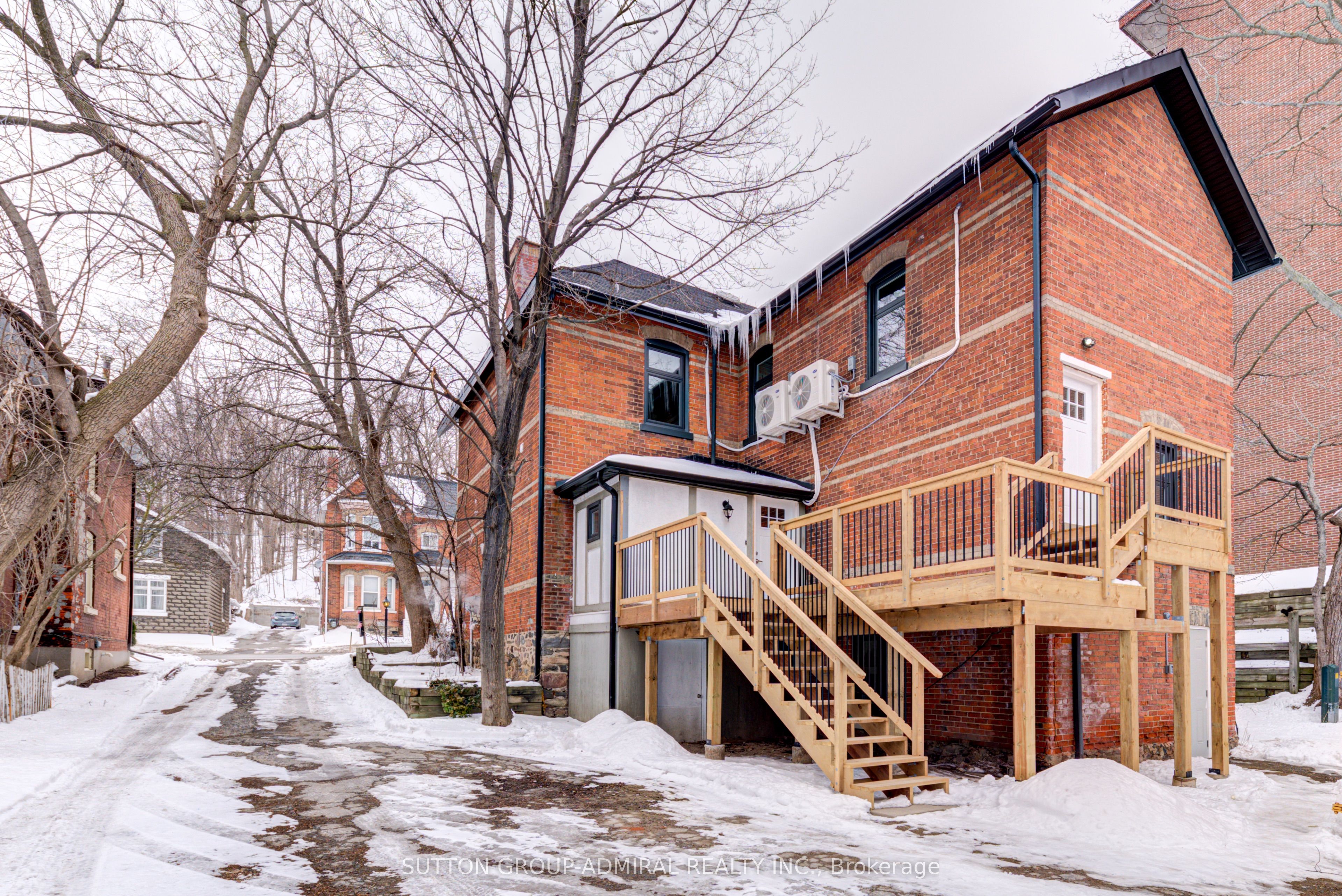 167 Collier Street 3, Barrie, ON L4M 1H6 photo 2