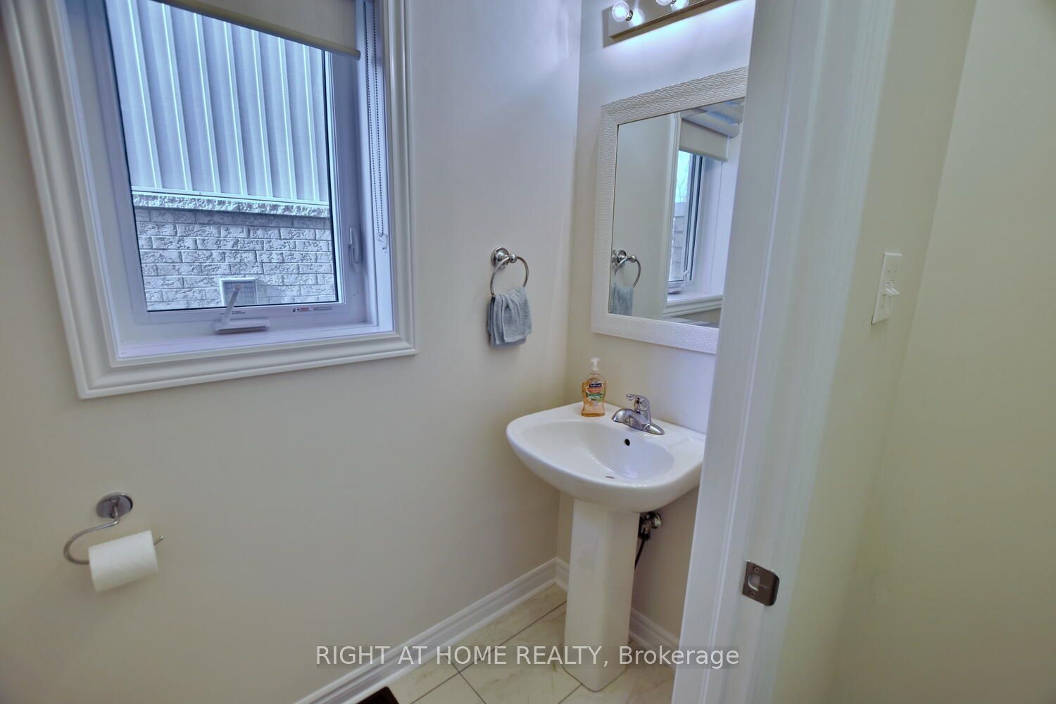 94 KIRBY Avenue, Collingwood, ON L9Y 4B6 photo 5