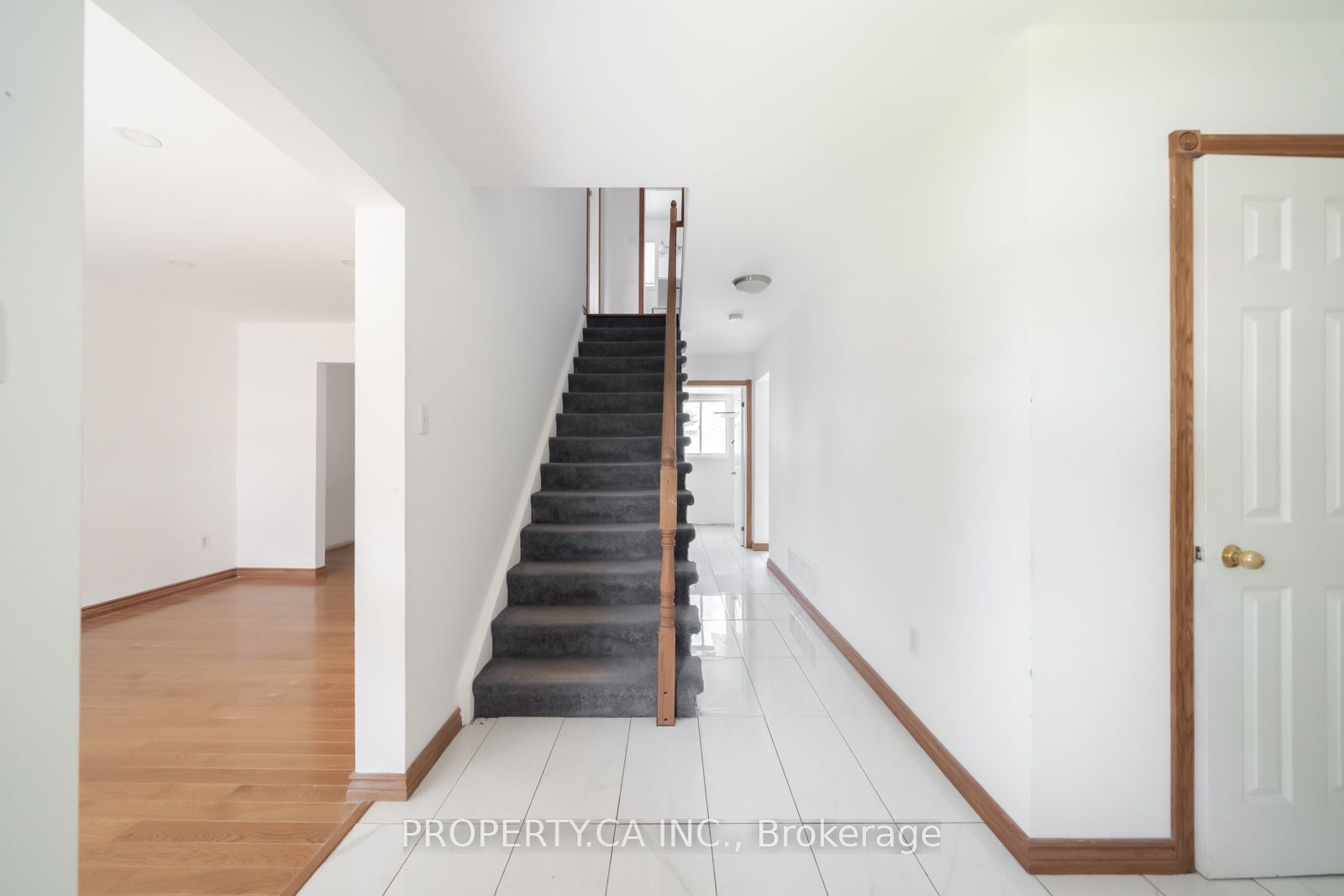 51 Leggott Avenue, Barrie, ON L4N 8B1 photo 3