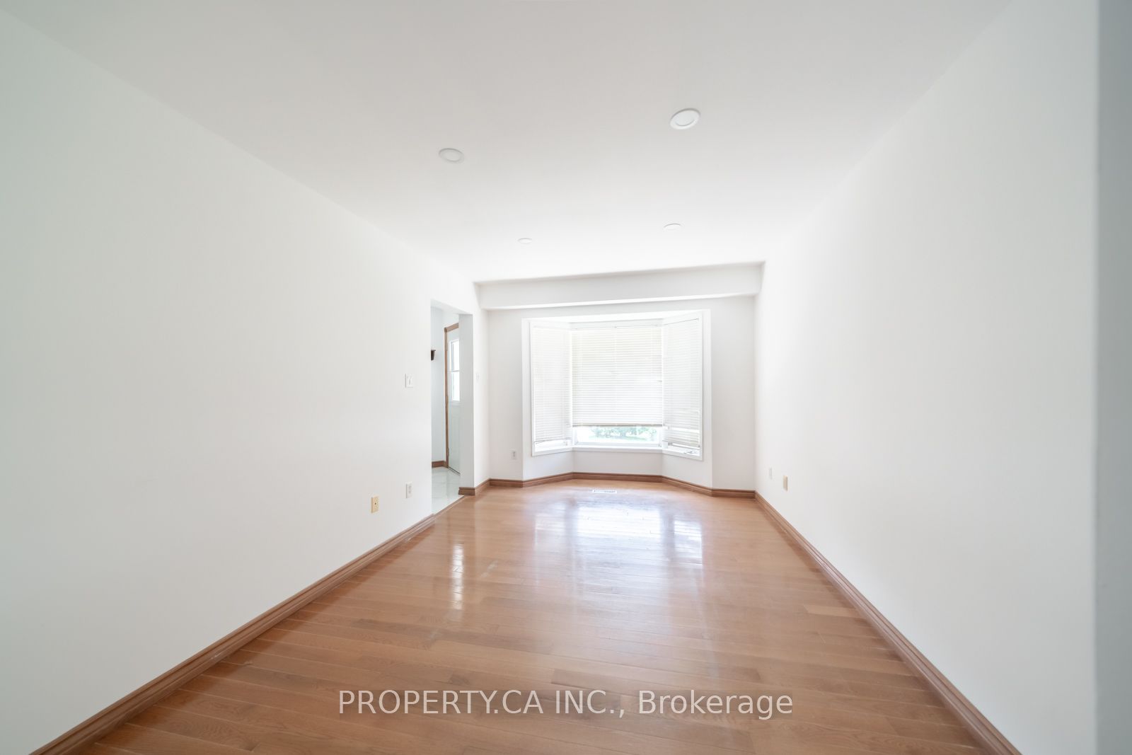 51 Leggott Avenue, Barrie, ON L4N 8B1 photo 4