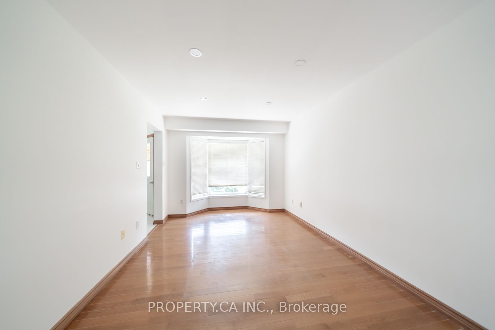 51 Leggott Avenue, Barrie, ON L4N 8B1 photo 5