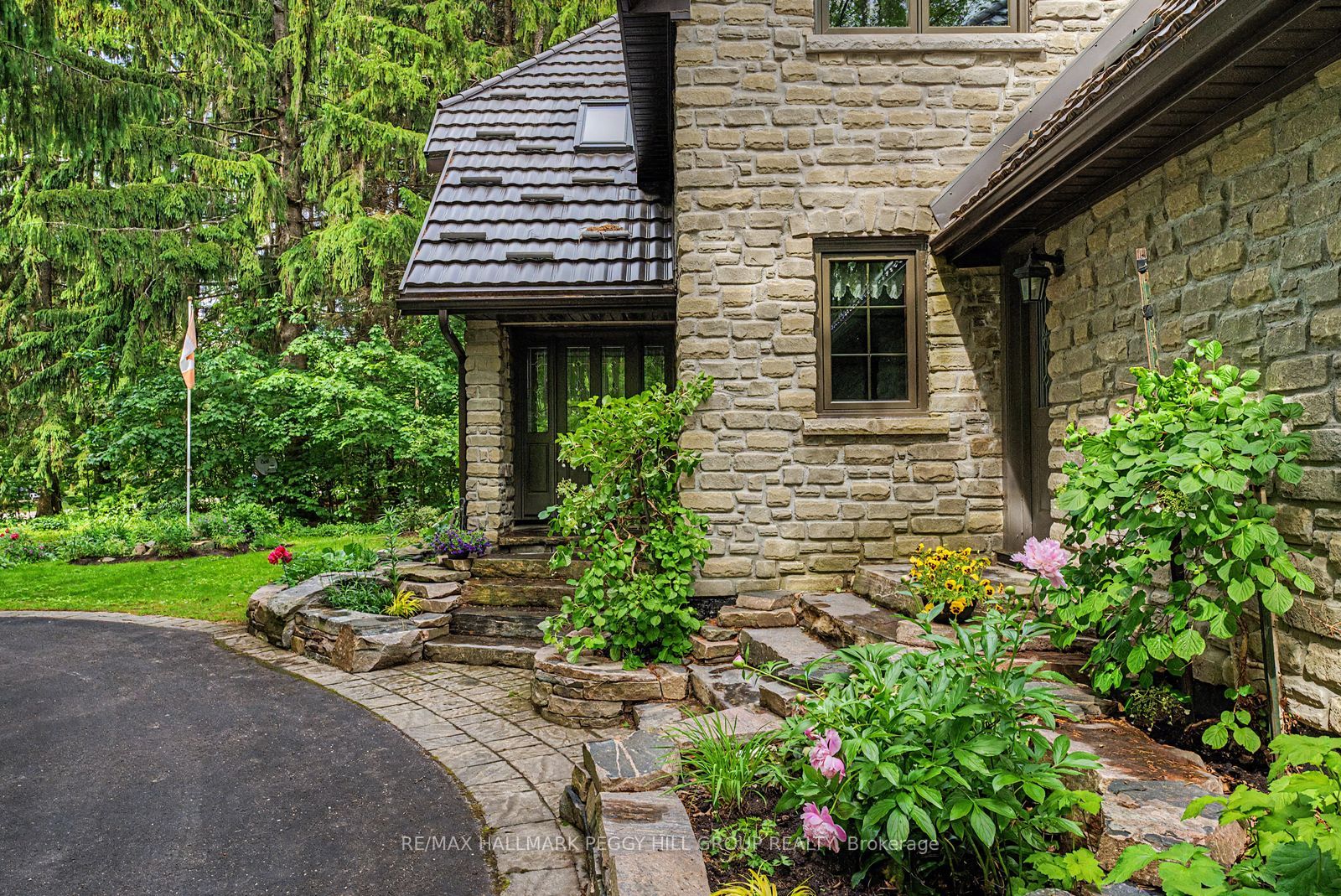 26 Cathedral Pines Road, Oro-Medonte, ON L4M 4Y8 photo 2