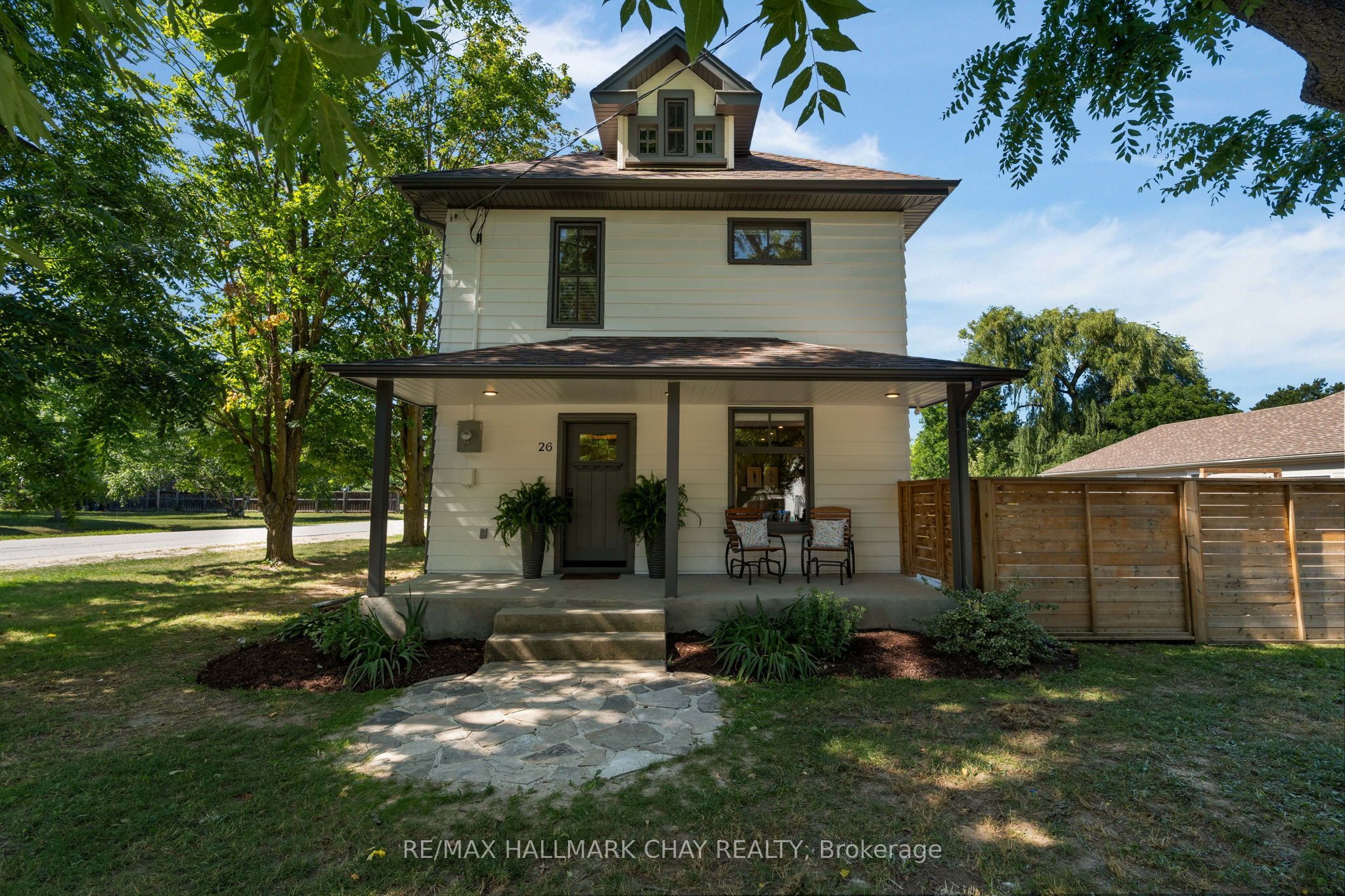 26 Edward Street W, Clearview, ON L0M 1G0
