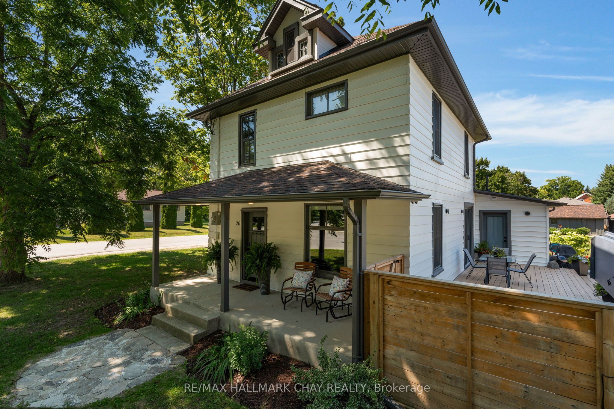 26 Edward Street W, Clearview, ON L0M 1G0 photo 3