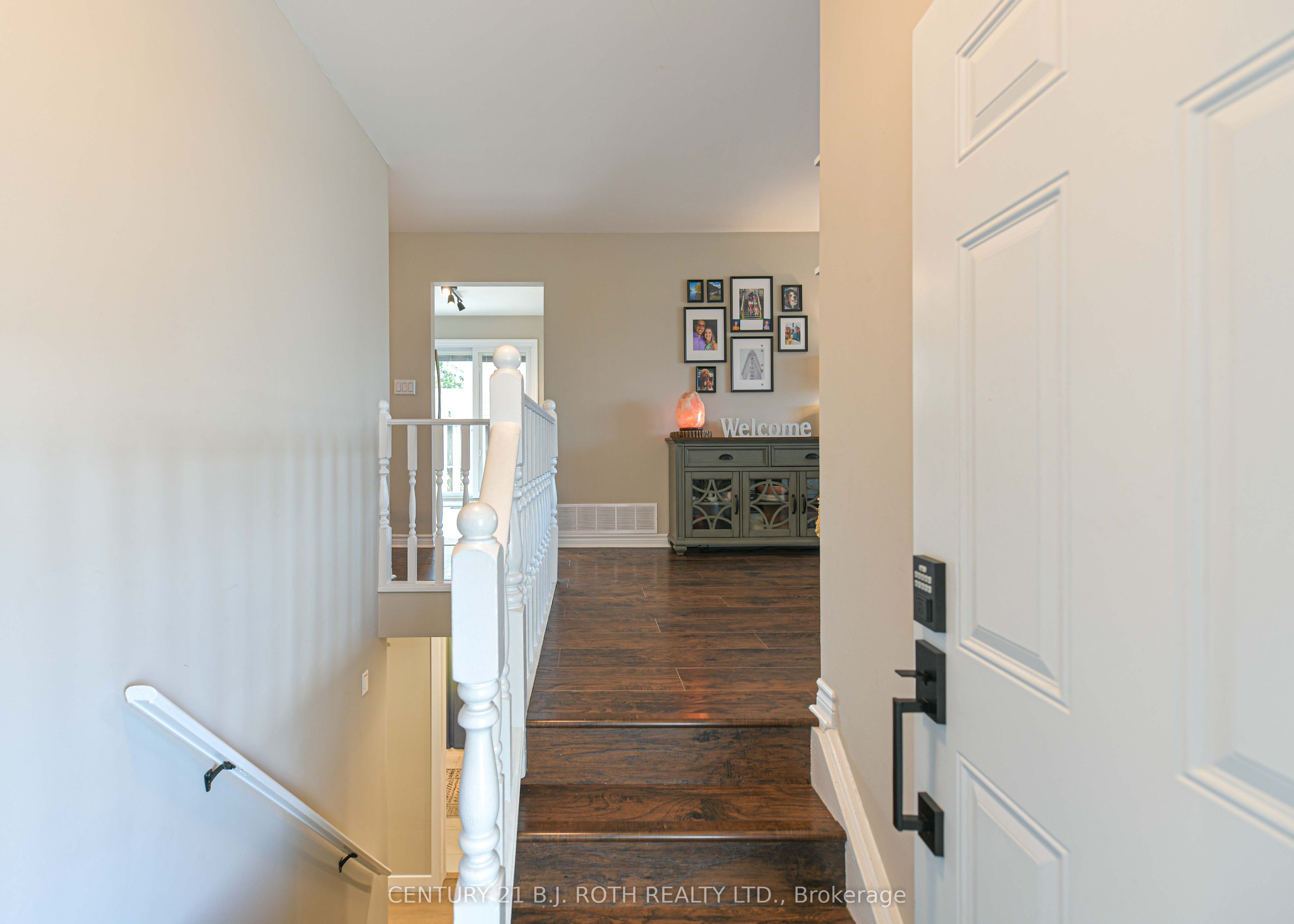 49 Bond Street, Orillia, ON L3V 1J6 photo 3