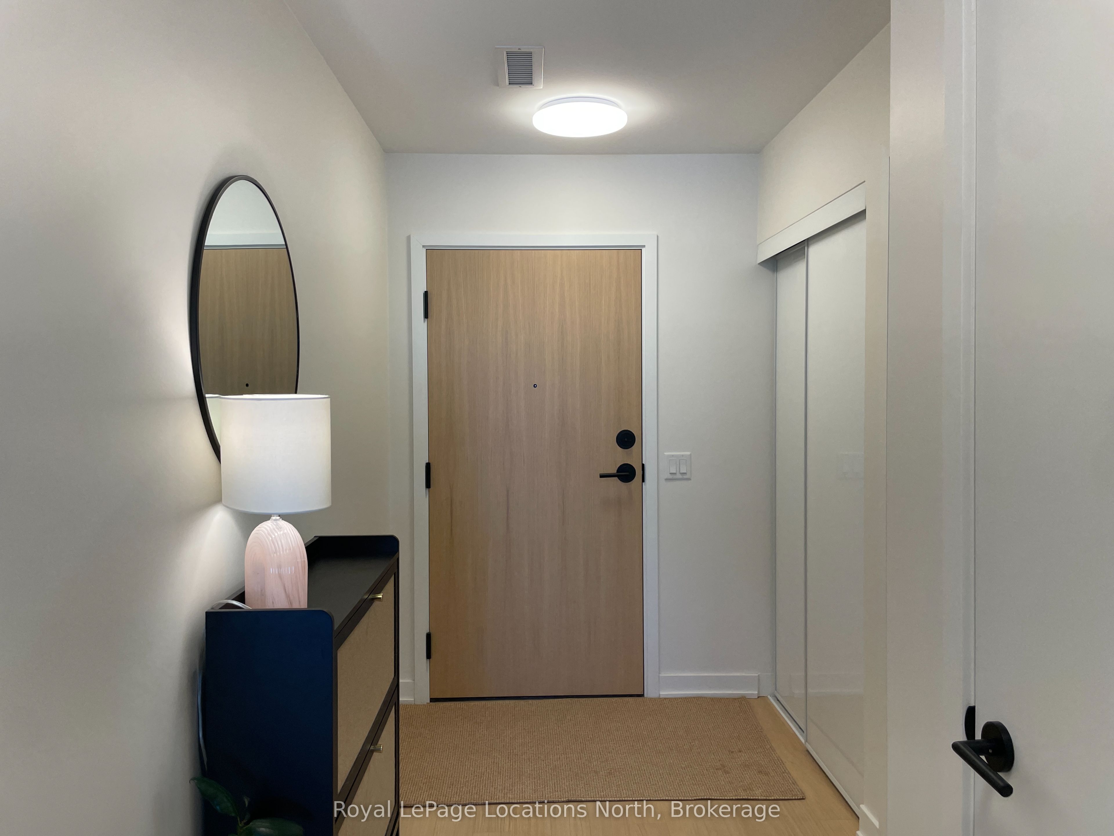 31 Huron Street 204, Collingwood, ON L9Y 5T7 photo 2