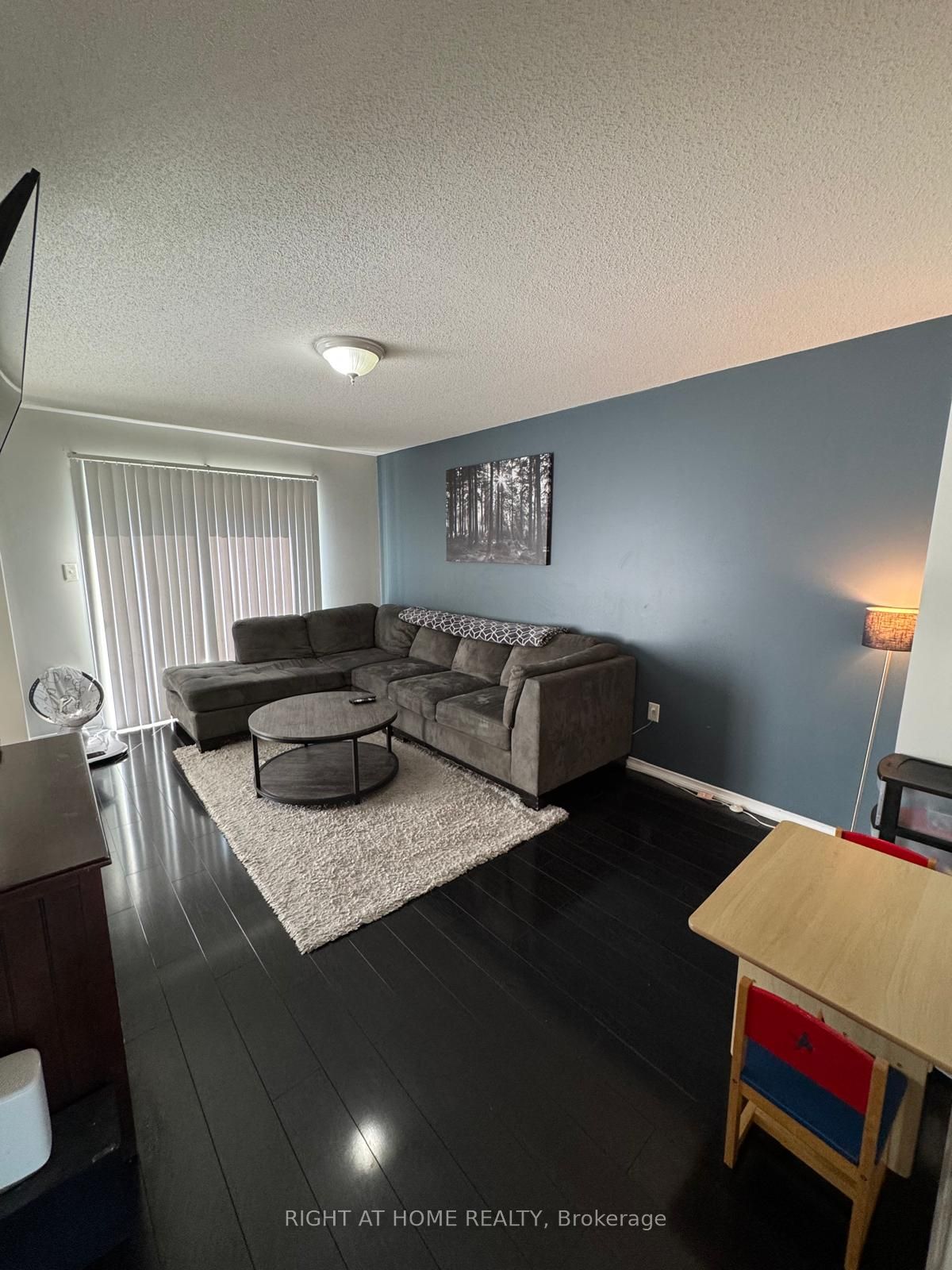 20 Courtney Crescent, Barrie, ON L4N 5S7 photo 4