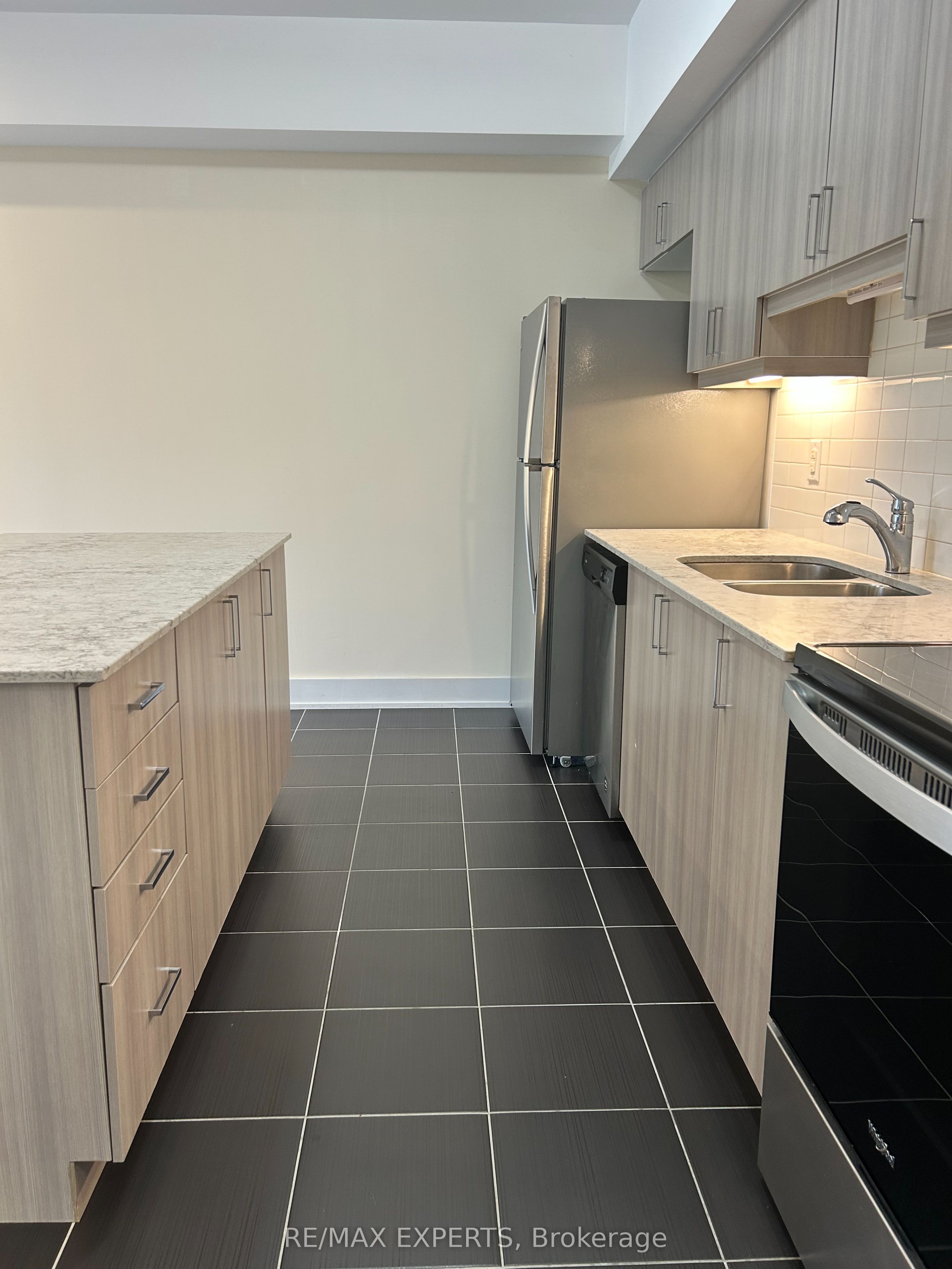 5 Chef Lane 205, Barrie, ON L9J 0J8 photo 3