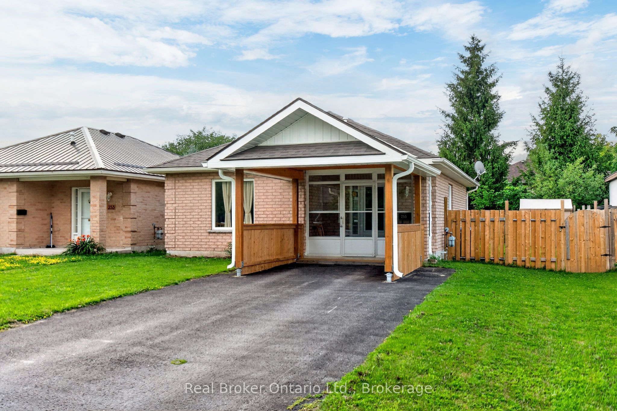 255 Yonge Street, Midland, ON L4R 2B1 photo 3