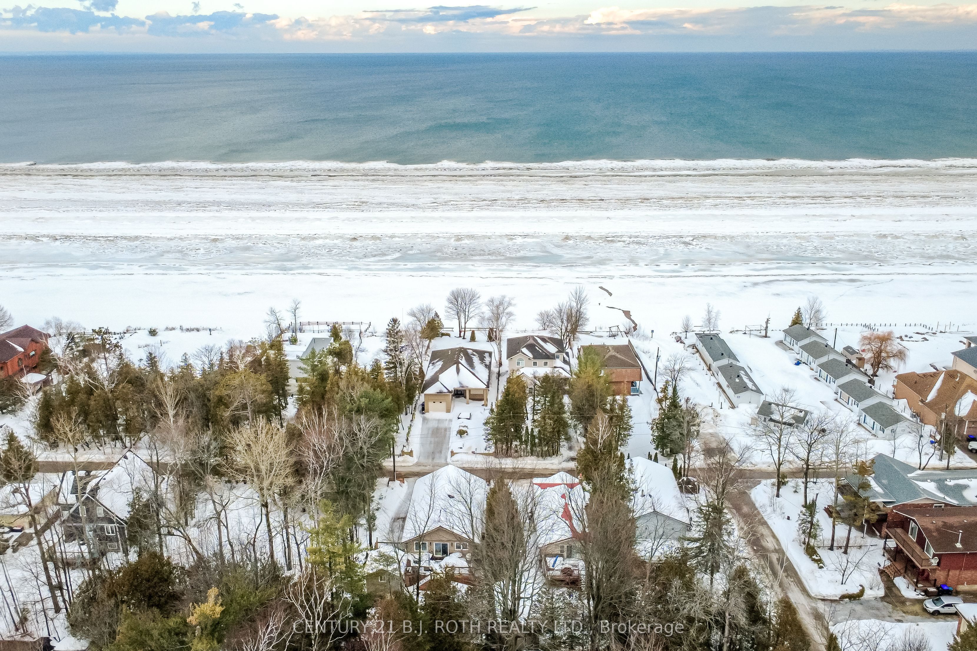 991 Shore Lane, Wasaga Beach, ON L9Z 2B4 photo 3