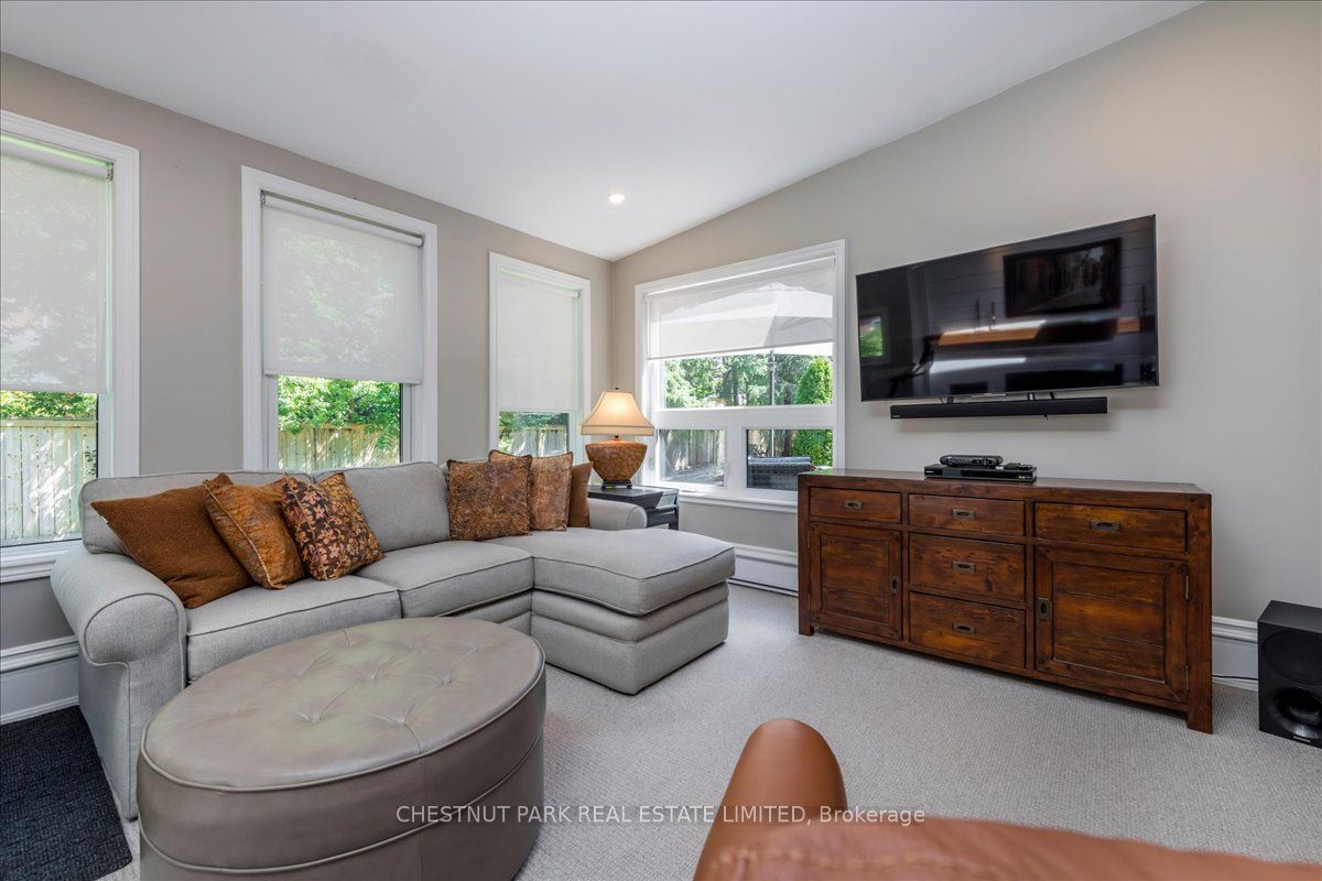 72 Burton Avenue, Barrie, ON L4N 2R6 photo 4