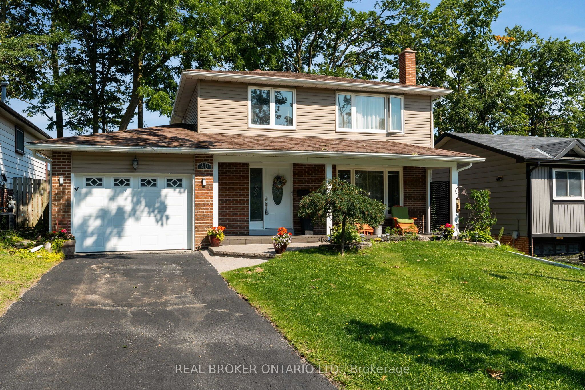40 Farmingdale Crescent, Barrie, ON L4M 5E5 photo 2
