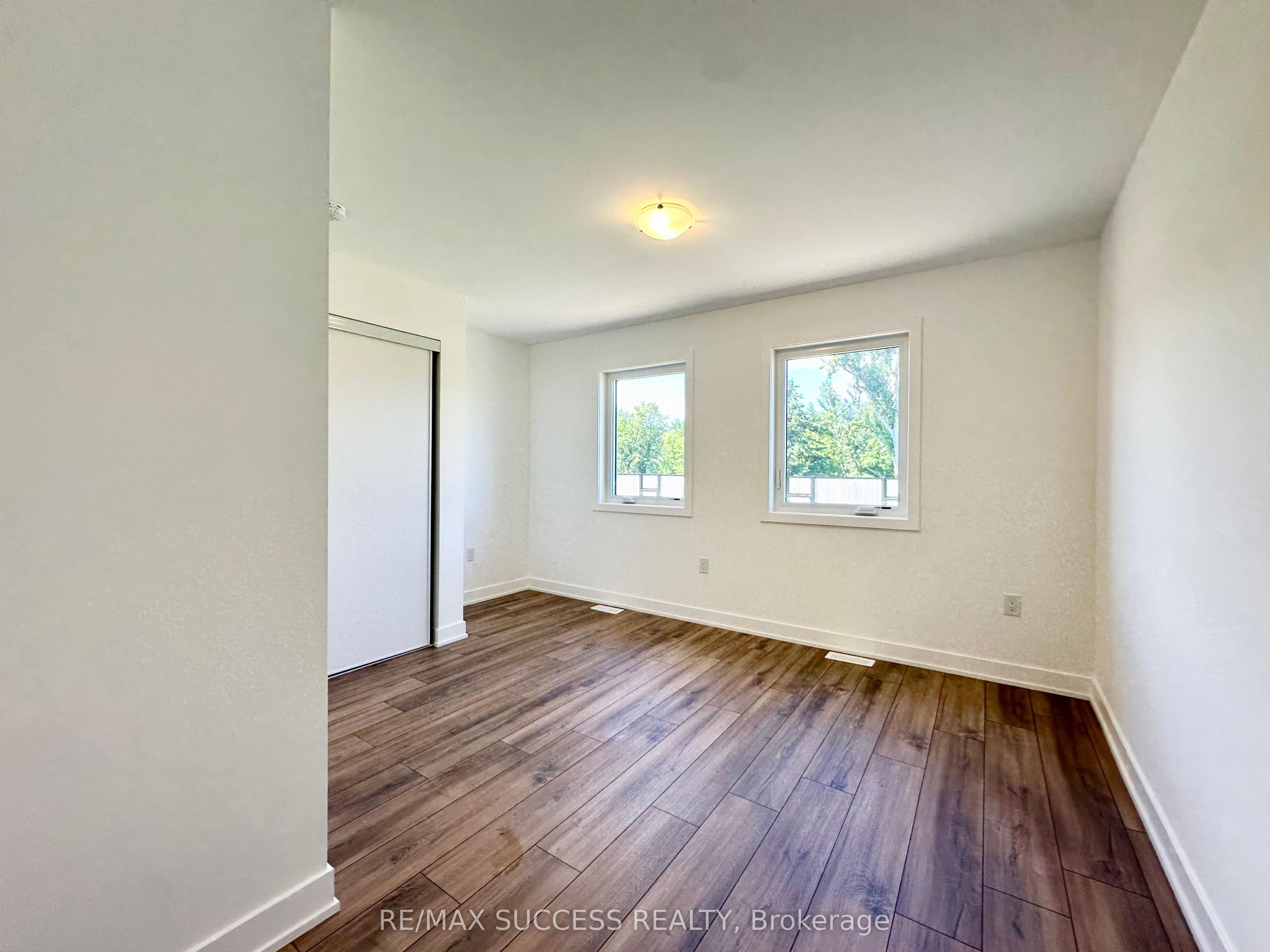 49 Flan Boulevard, Barrie, ON L9J 0E1 photo 4
