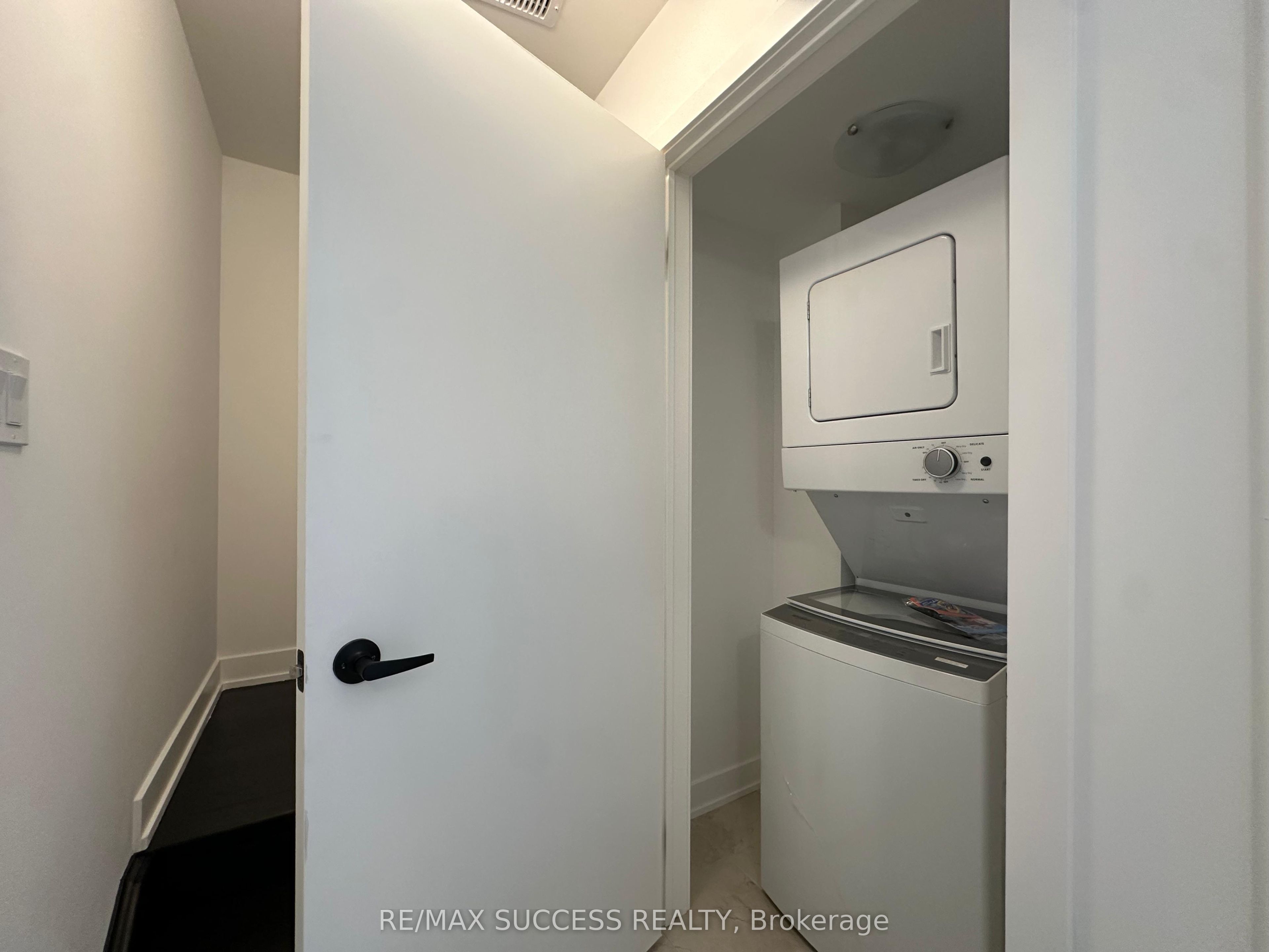 49 Flan Boulevard, Barrie, ON L9J 0E1 photo 5