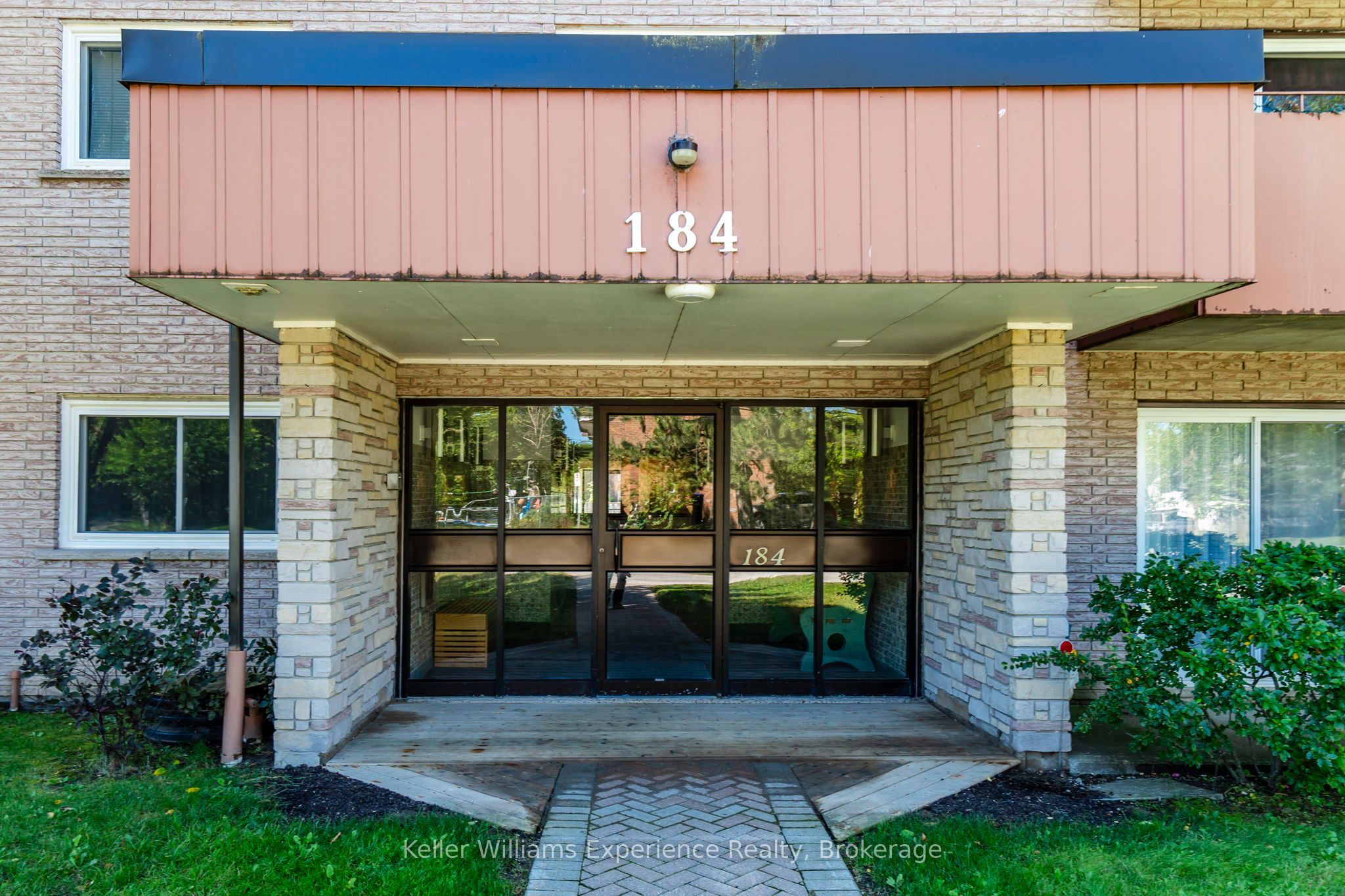 184 Eighth Street 203, Collingwood, ON L9Y 2C8 photo 2