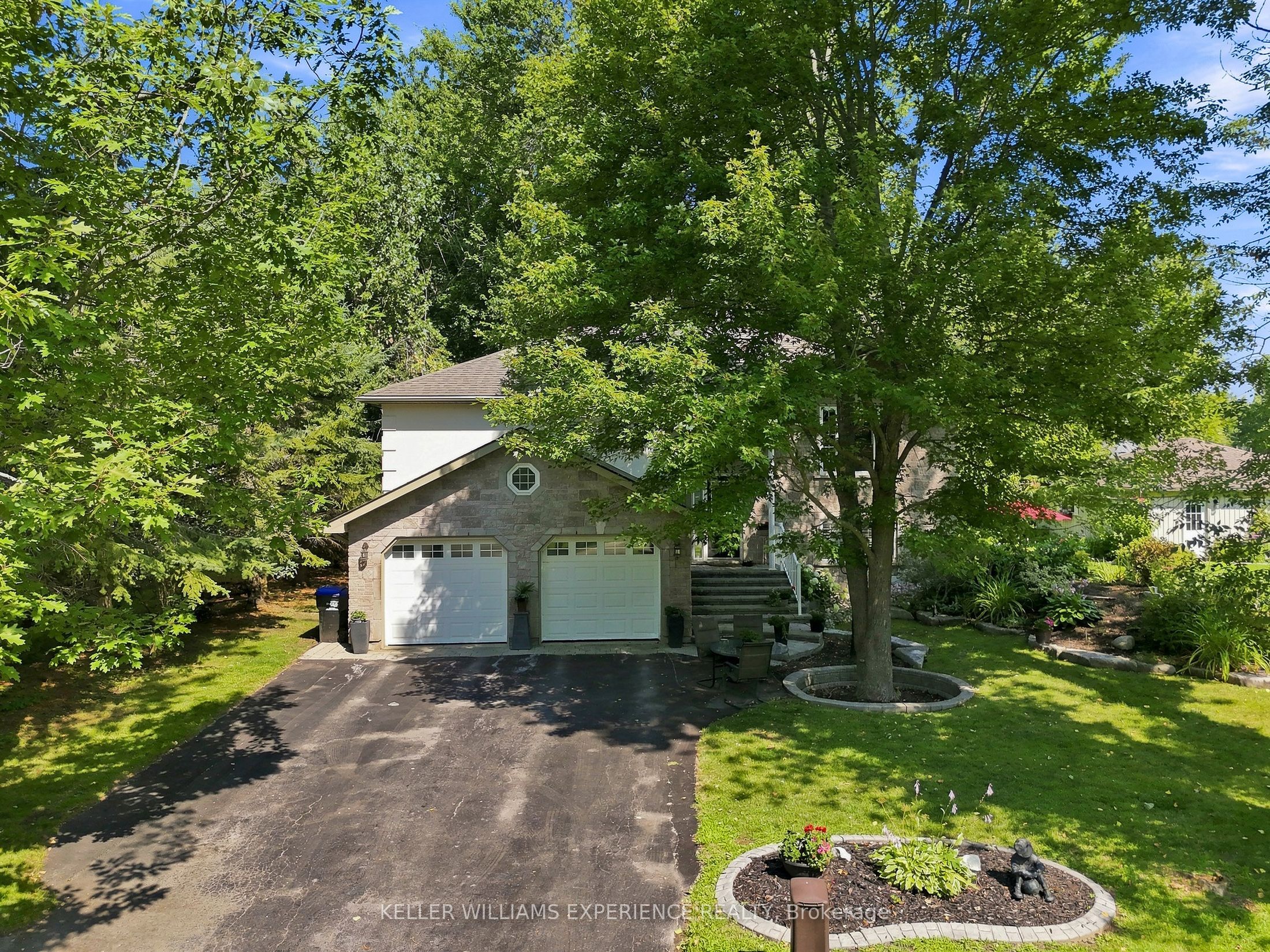 2438 Amigo Drive, Severn, ON L3V 0T9 photo 2