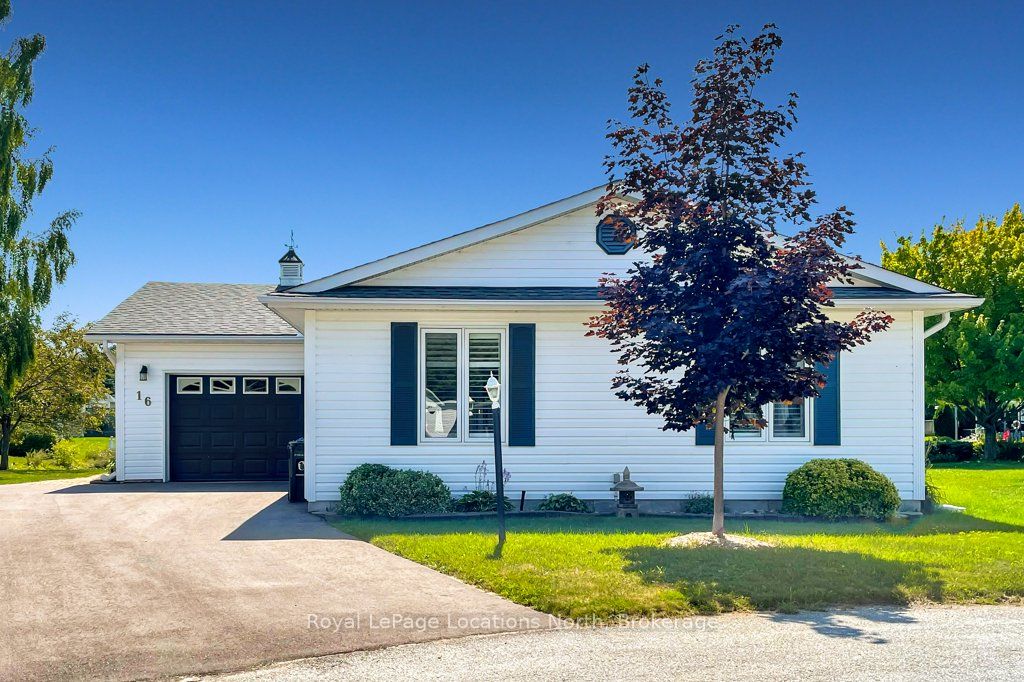 16 Atlantic Avenue, Wasaga Beach, ON L9Z 3A8