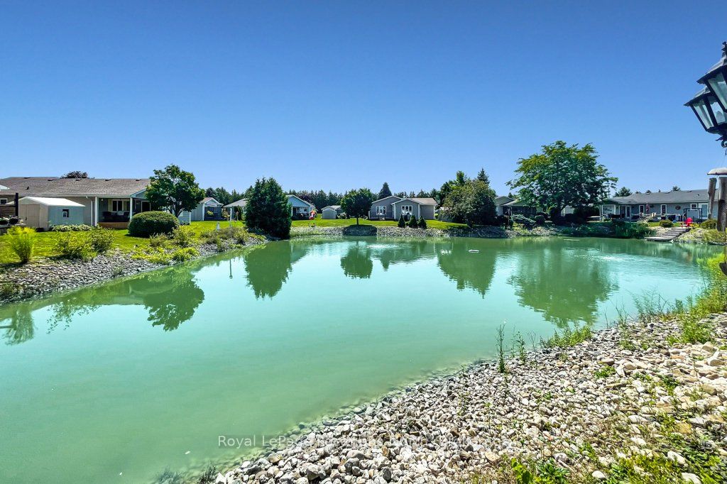 16 Atlantic Avenue, Wasaga Beach, ON L9Z 3A8 photo 5