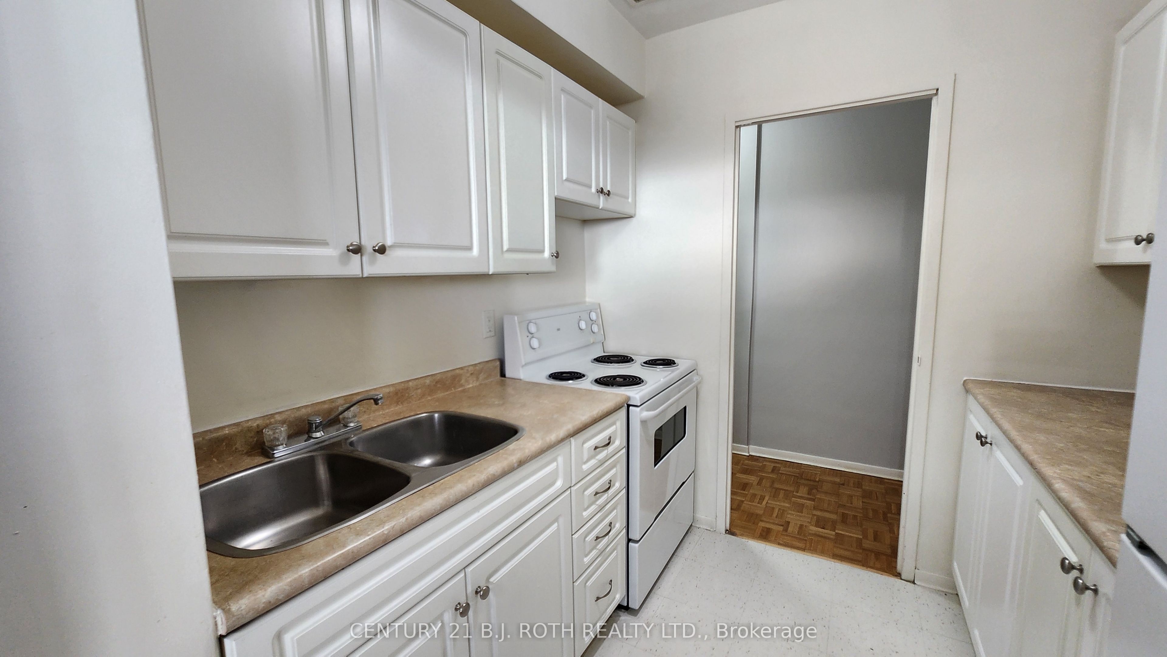 37 Peel Street 808, Barrie, ON L4M 3L1 photo 5