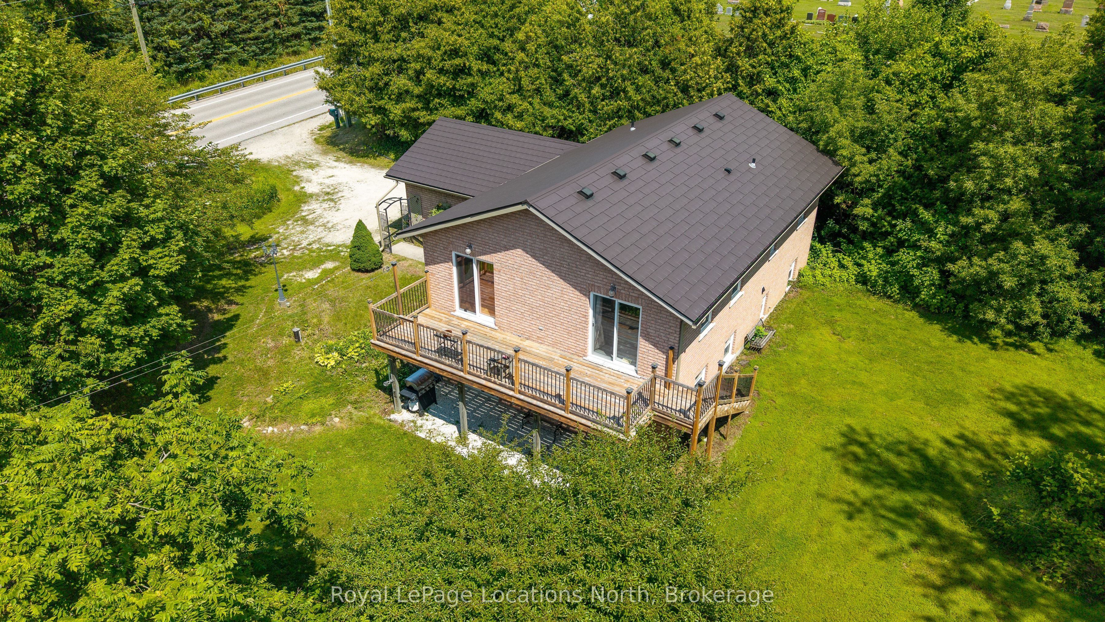 8081 Poplar Side Road, Clearview, ON L9Y 3Y9 photo 2