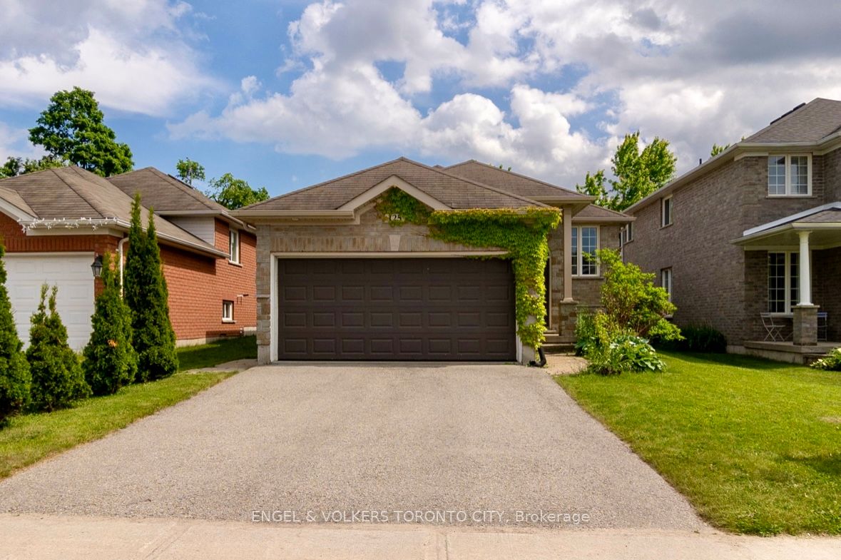125 Sovereign's Gate Lower, Barrie, ON L4N 0Y9