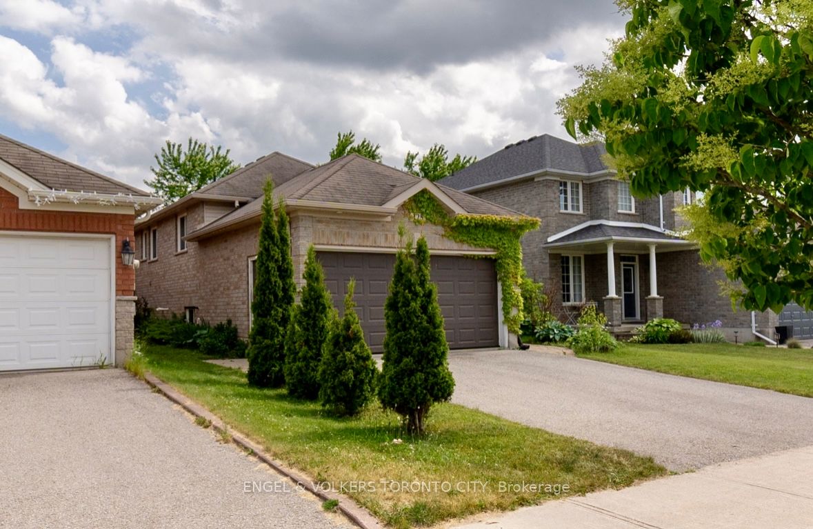 125 Sovereign's Gate Lower, Barrie, ON L4N 0Y9 photo 2
