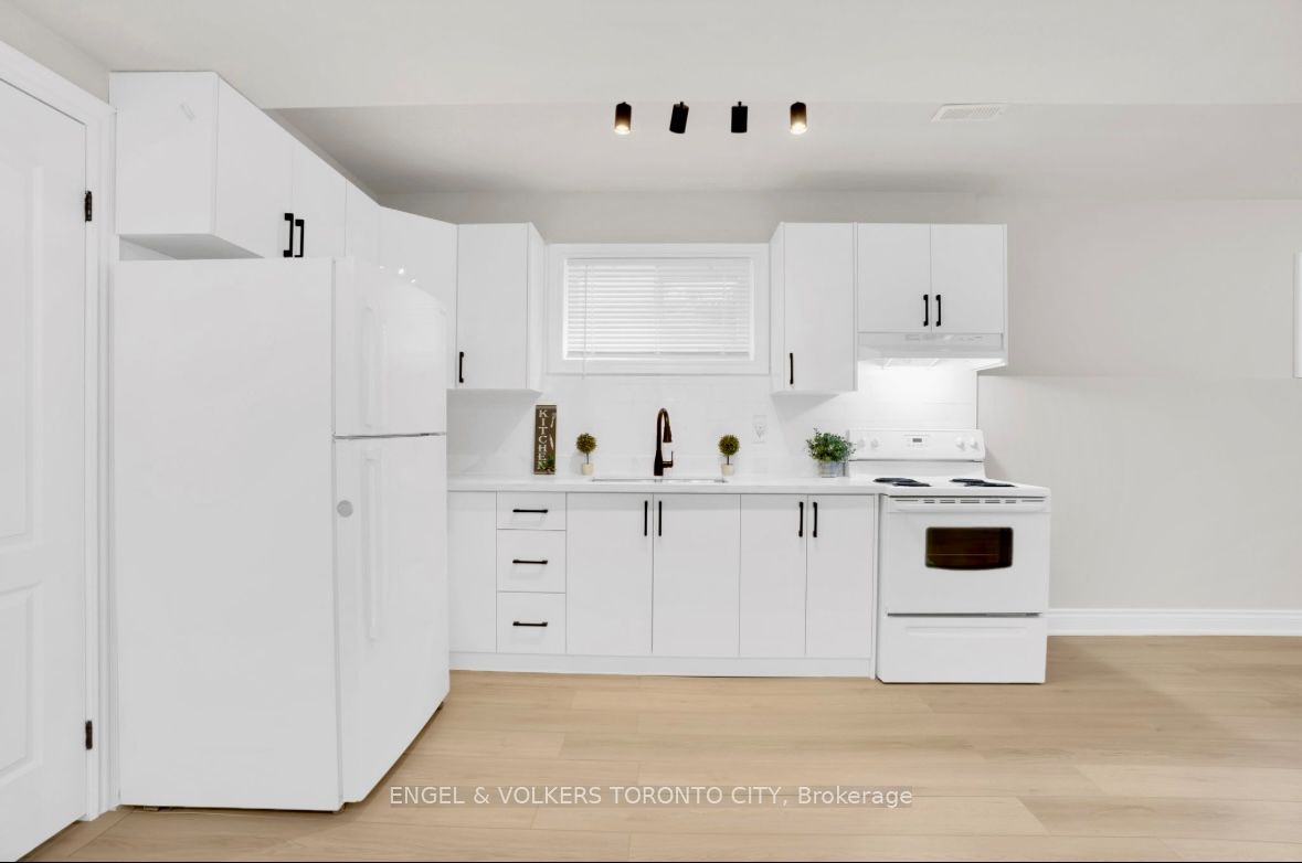 125 Sovereign's Gate Lower, Barrie, ON L4N 0Y9 photo 4