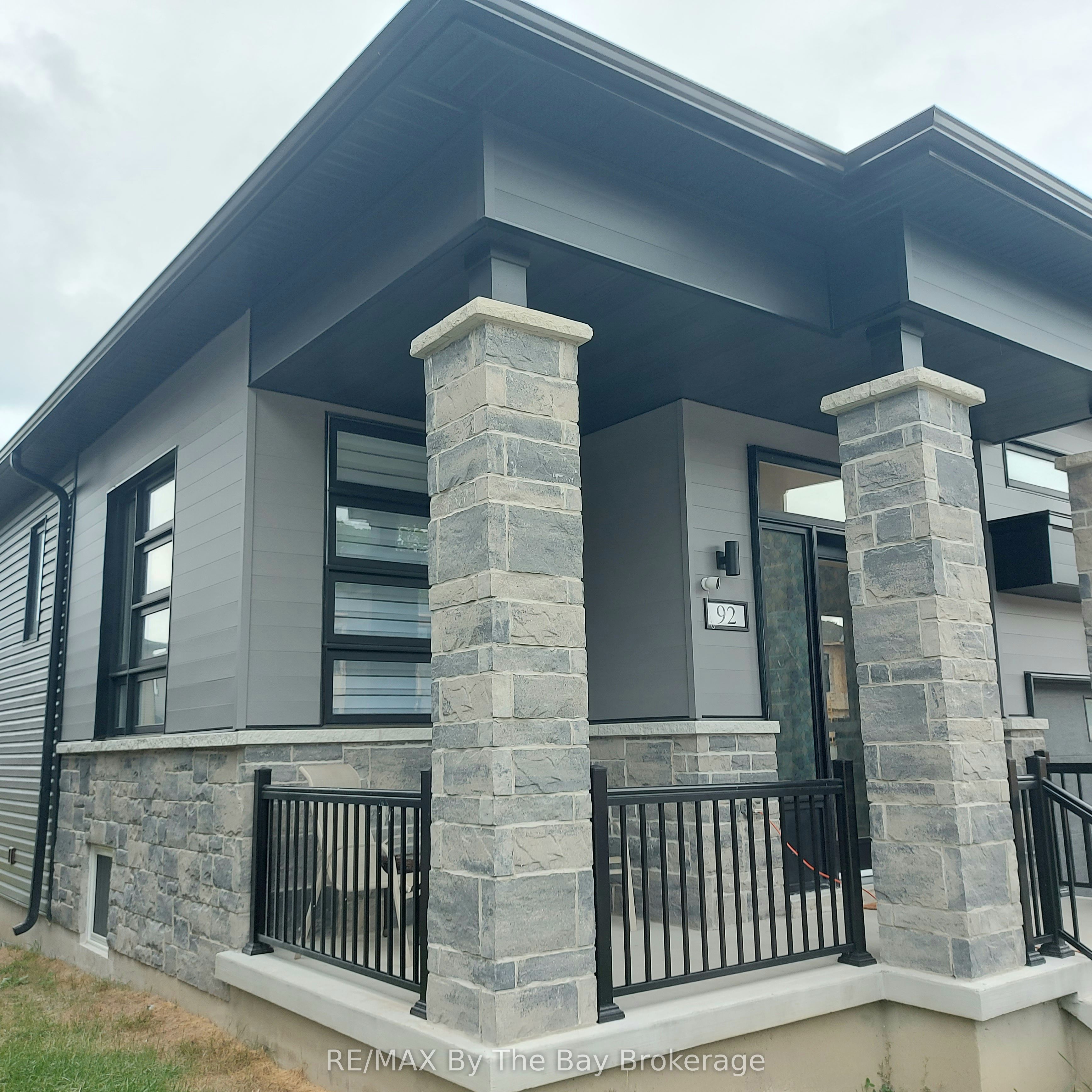 92 Berkely Street UPPER, Wasaga Beach, ON L9Z 0K5 photo 3