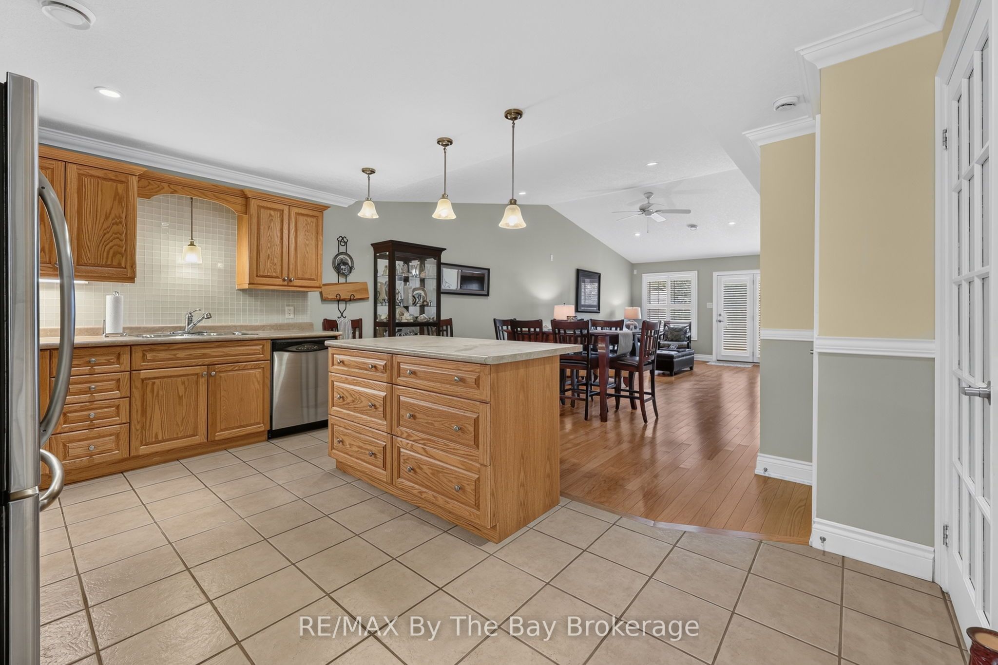 105 Meadow Lane, Wasaga Beach, ON L9Z 0A4 photo 5