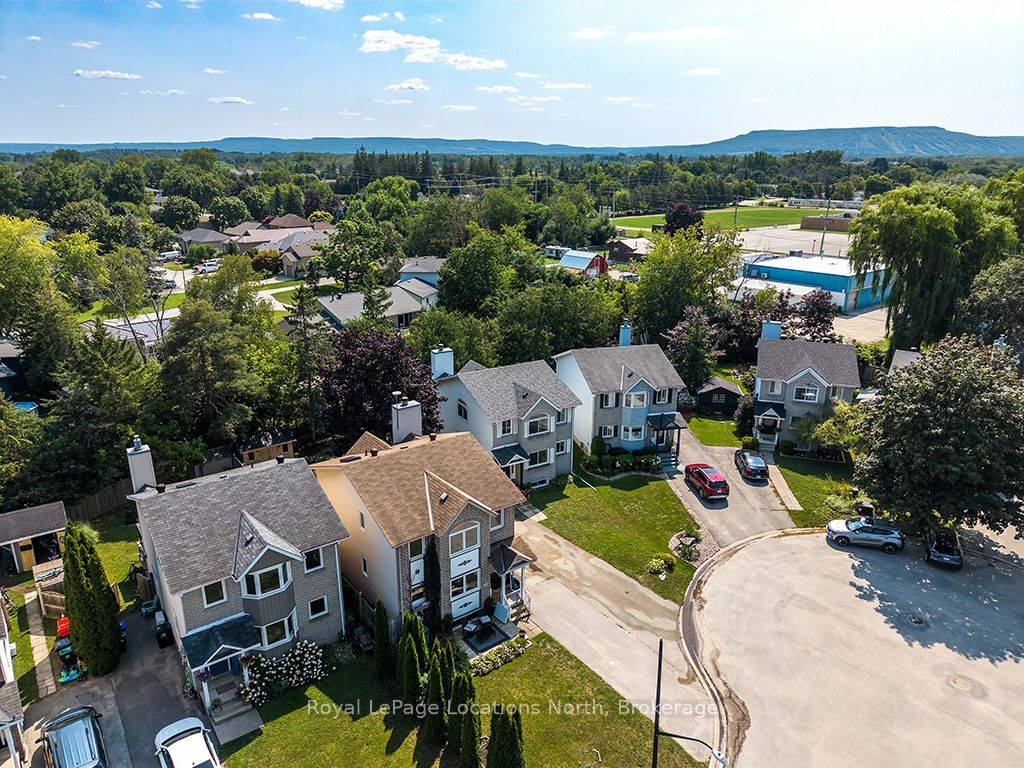 724 Ste Marie Street, Collingwood, ON L9Y 4T5 photo 5