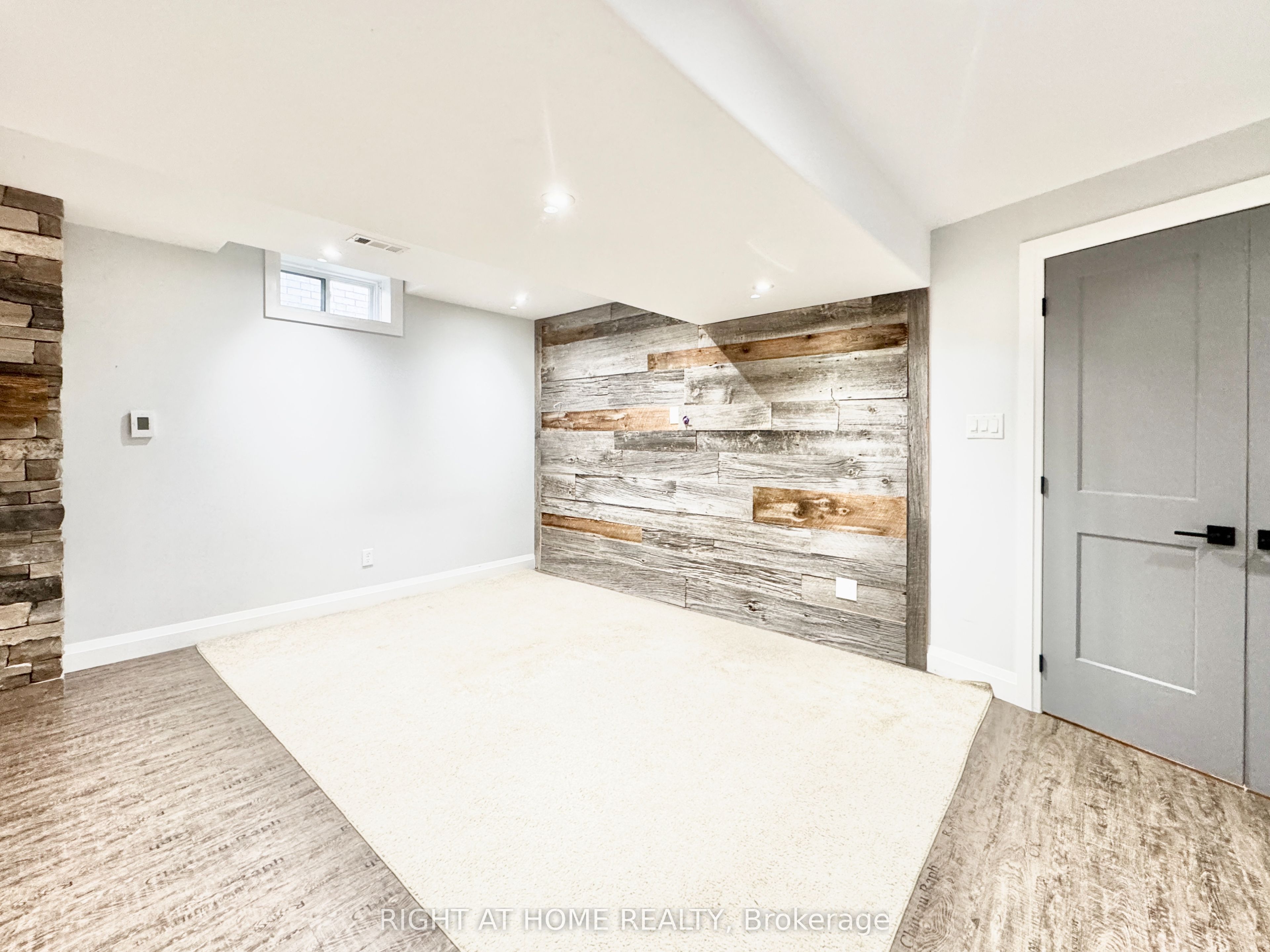 20 Prince Of Wales Drive Lower, Barrie, ON L4N 0T5 photo 3