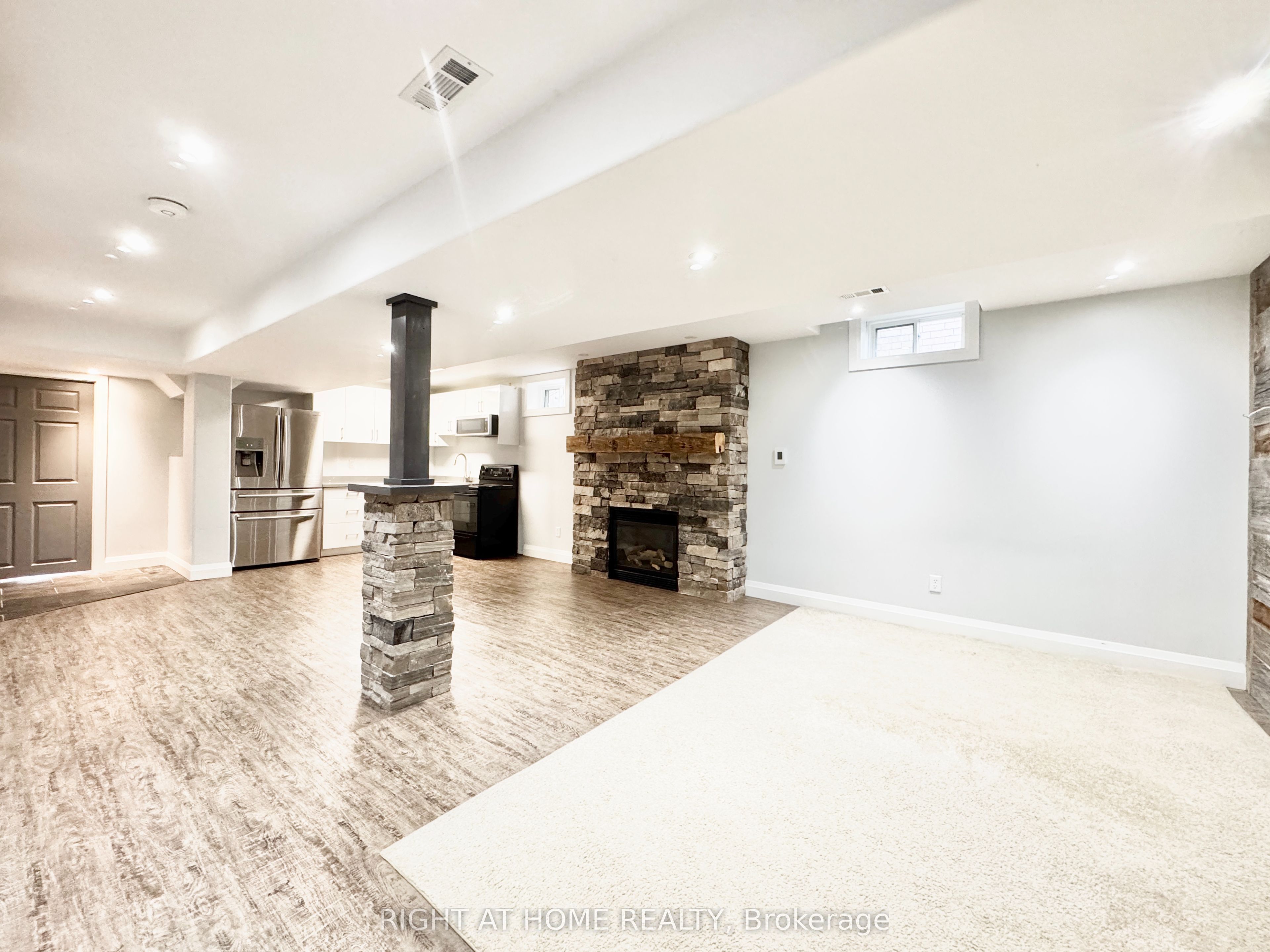 20 Prince Of Wales Drive Lower, Barrie, ON L4N 0T5 photo 4