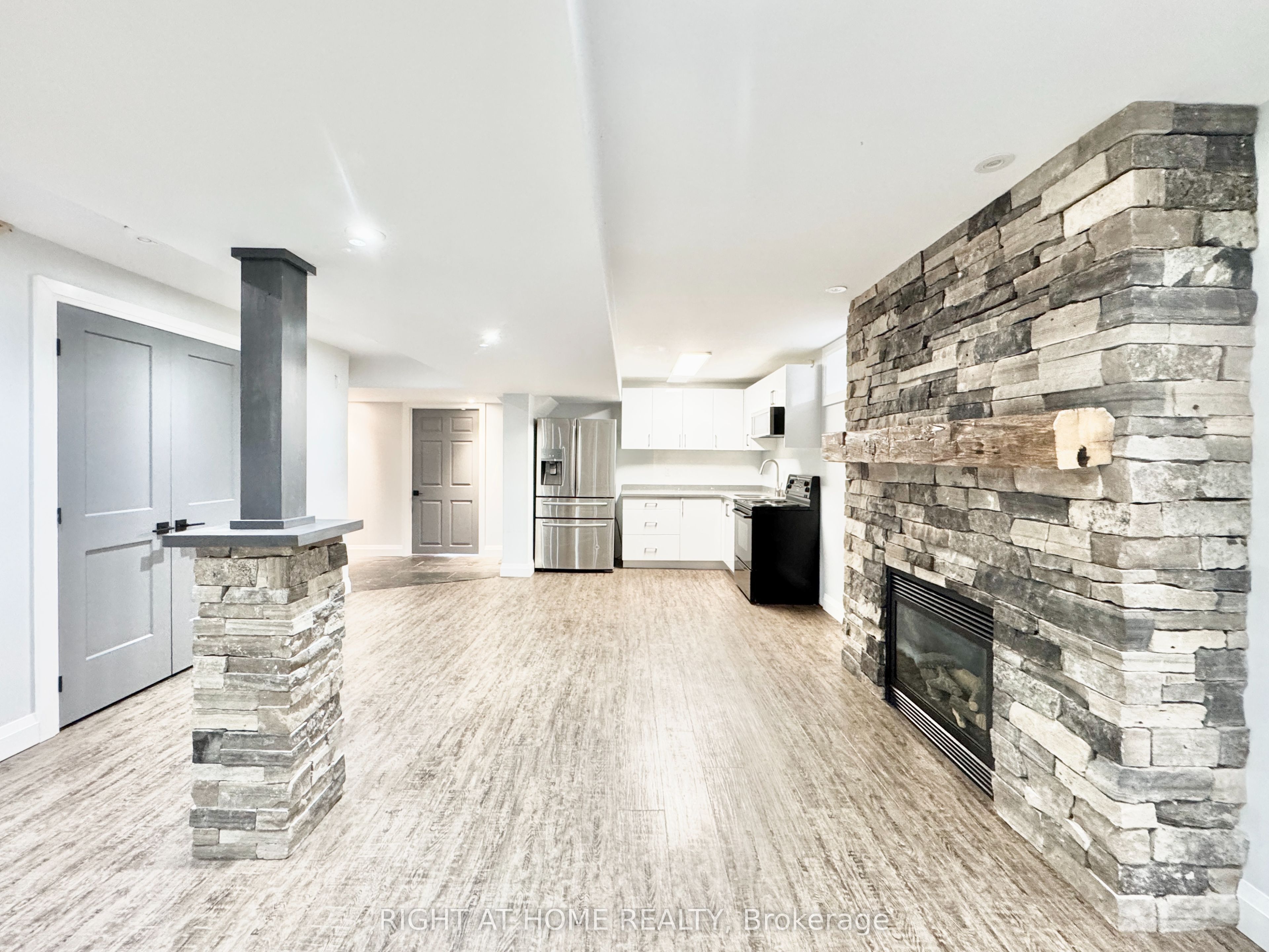 20 Prince Of Wales Drive Lower, Barrie, ON L4N 0T5 photo 5