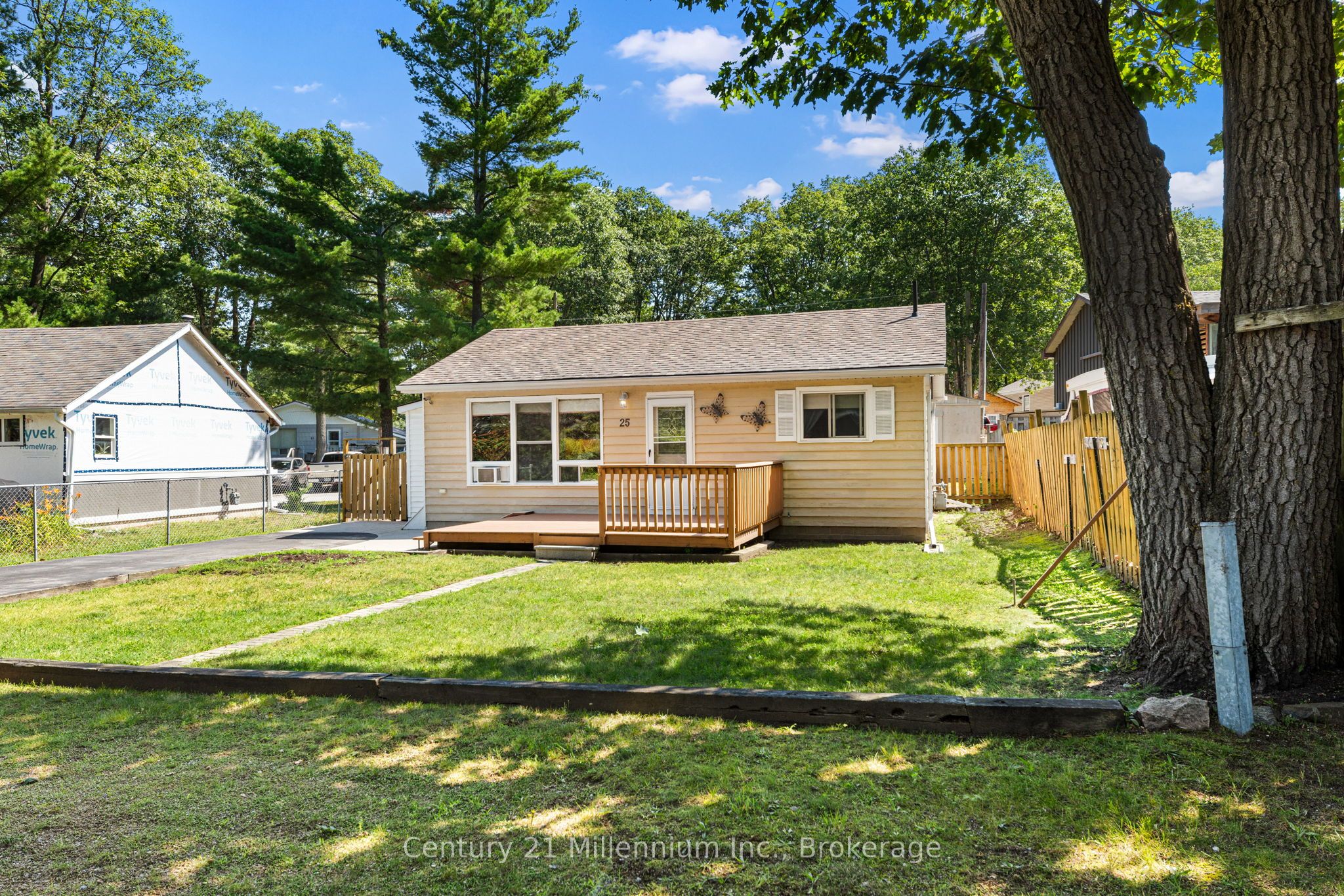 25 Glendale Avenue, Wasaga Beach, ON L9Z 2T1