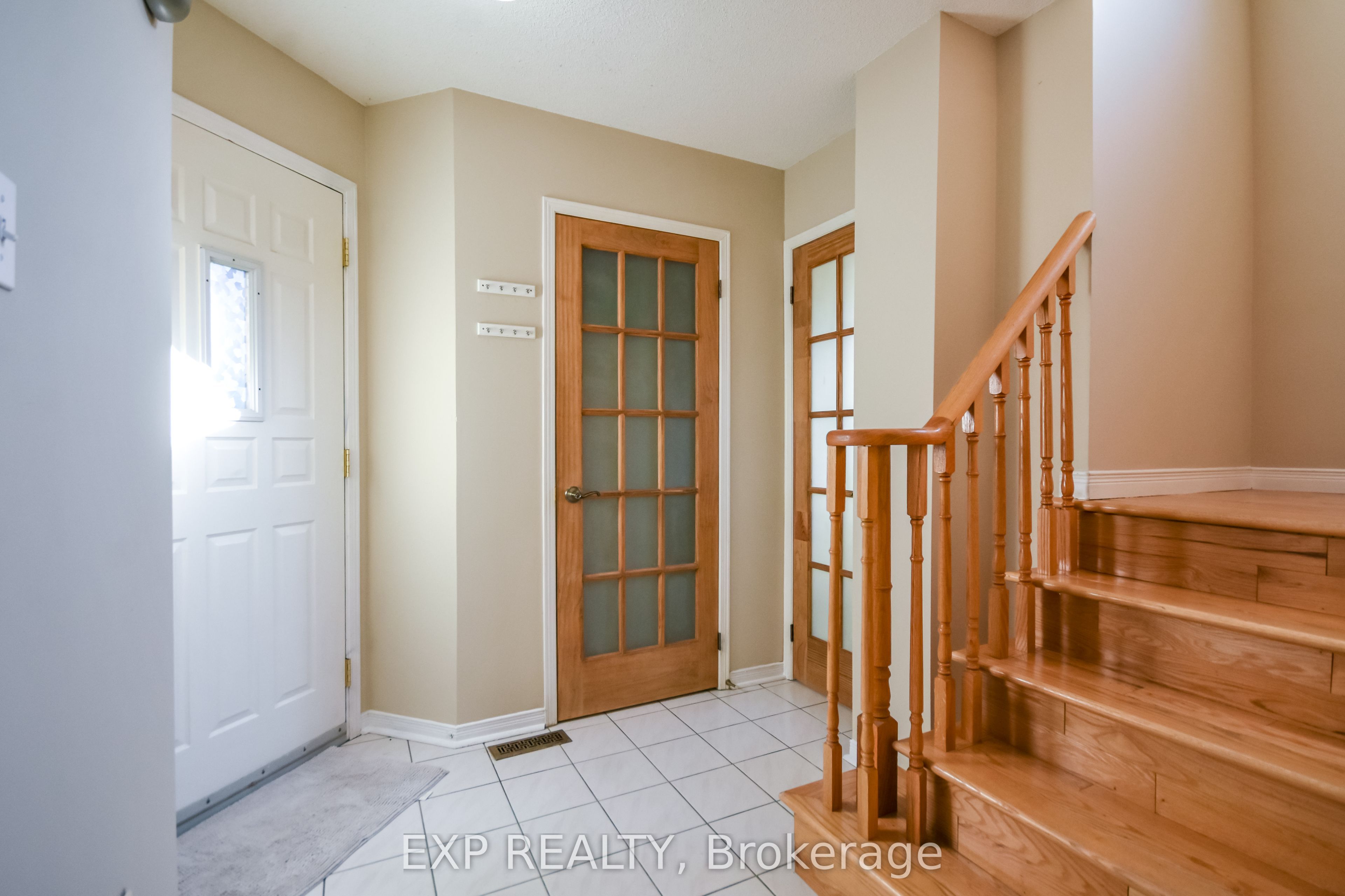 157 Livingstone Street W, Barrie, ON L4N 7J7 photo 2