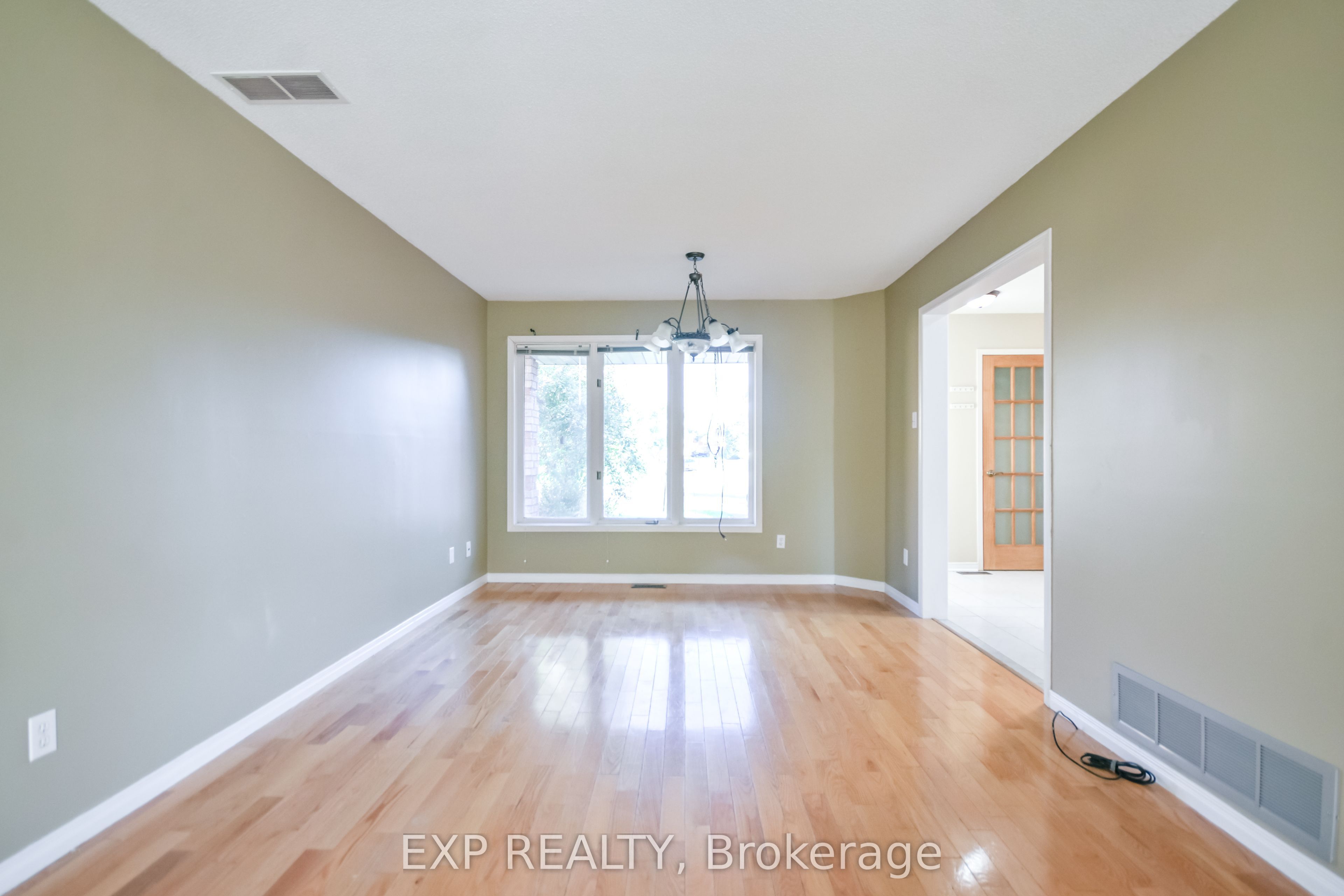 157 Livingstone Street W, Barrie, ON L4N 7J7 photo 3