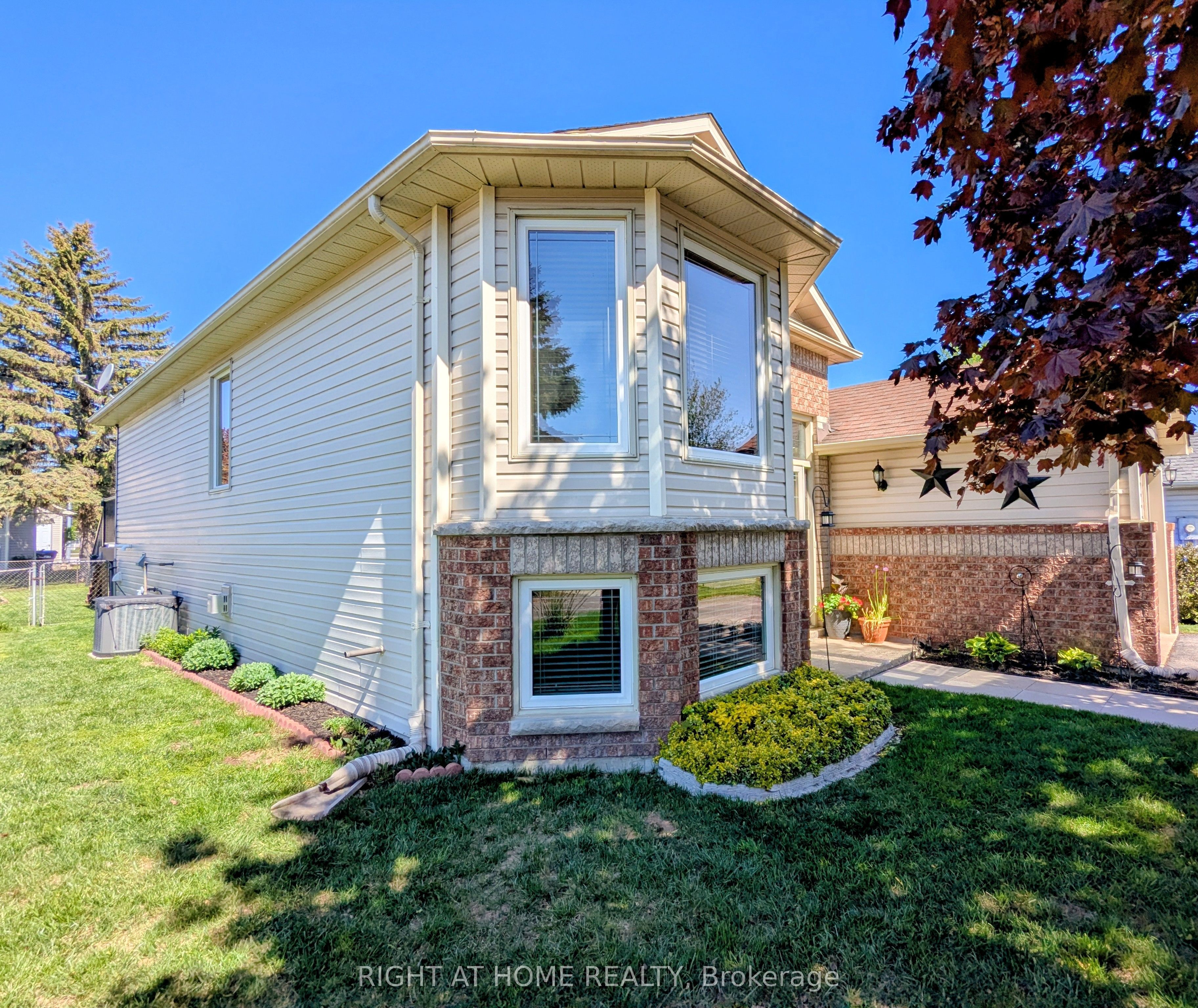 22 Donald Crescent, Wasaga Beach, ON L9Z 1E1 photo 5