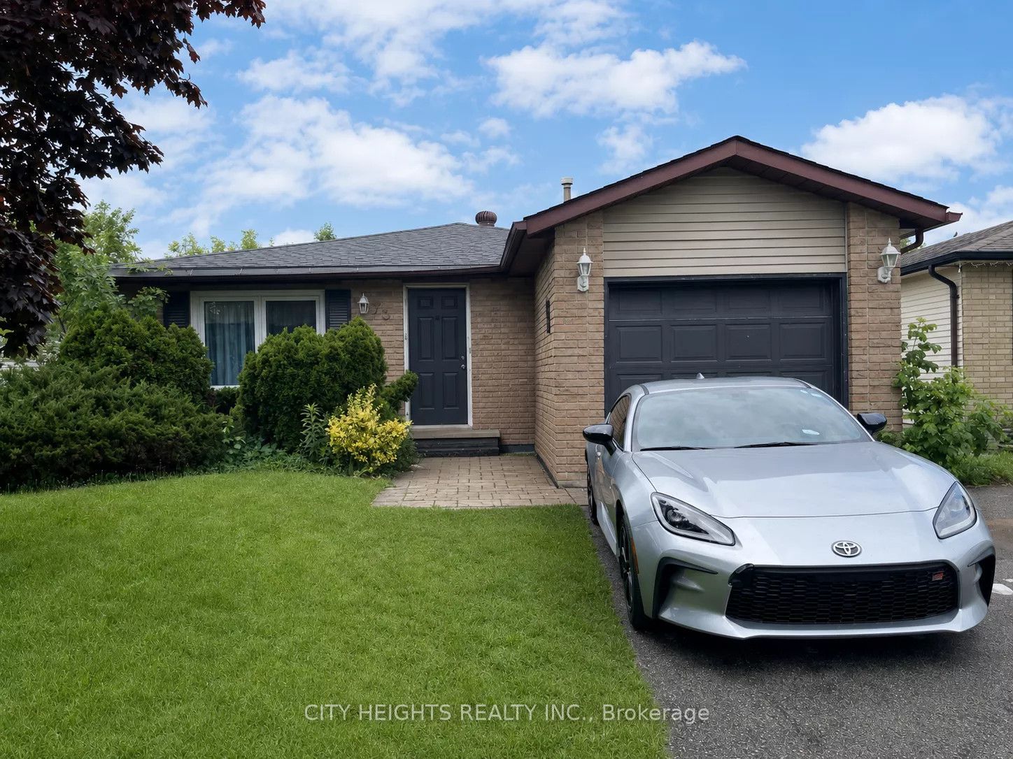 73 Hickling Trail, Barrie, ON L4M 5S7