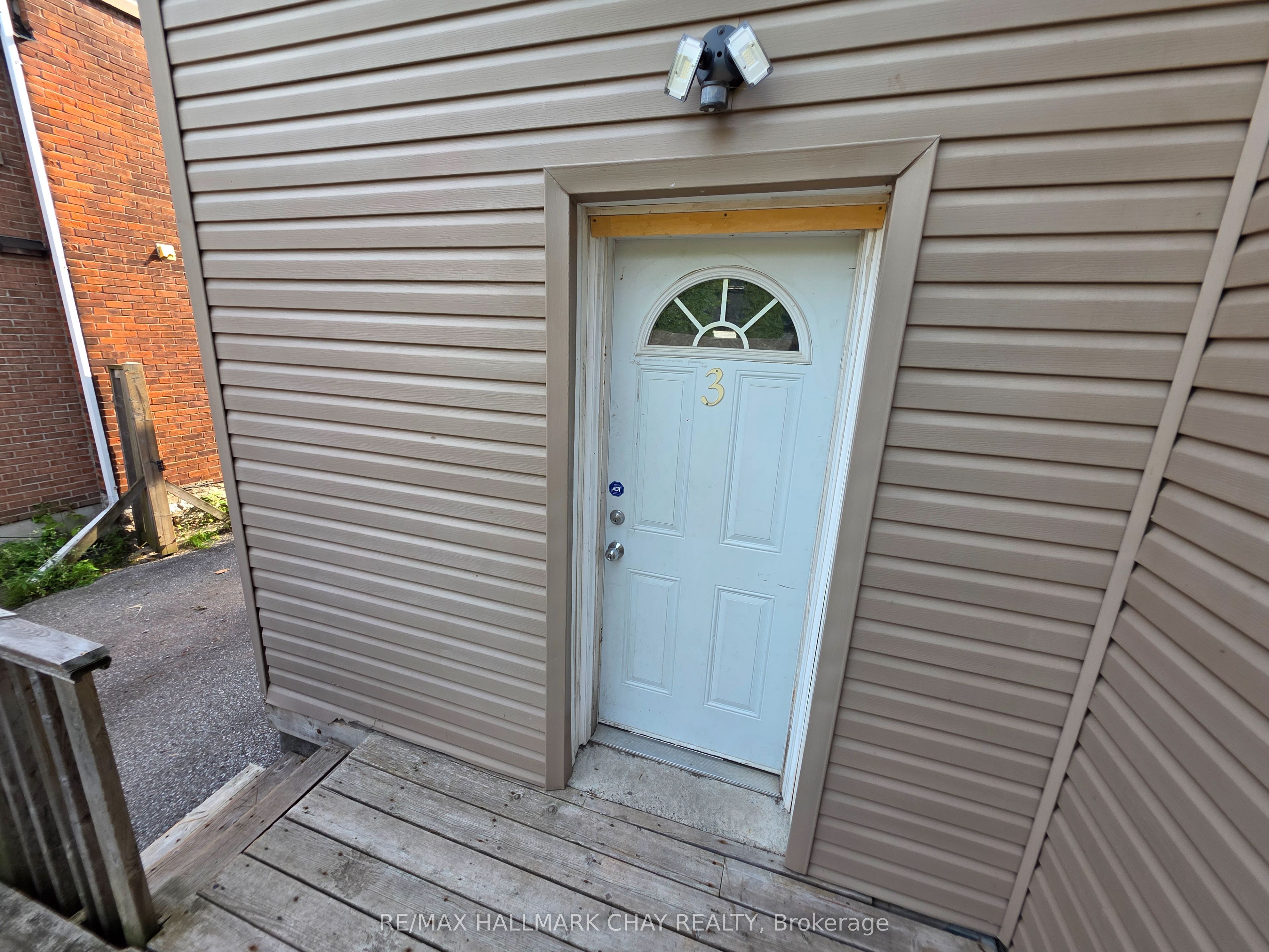 28 Matchedash Street N 3, Orillia, ON L3V 4T5 photo 2