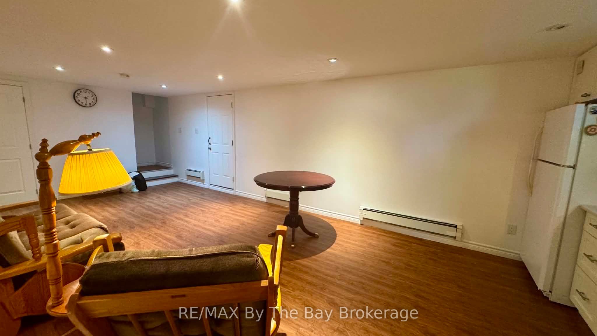 130 Letitia Street Lower Unit, Barrie, ON L4N 1P5 photo 3