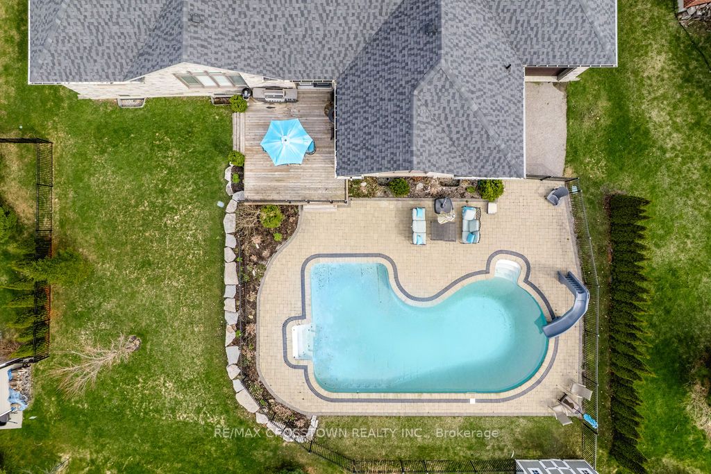 25 MENNILL Drive, Springwater, ON L0L 1Y3 photo 2
