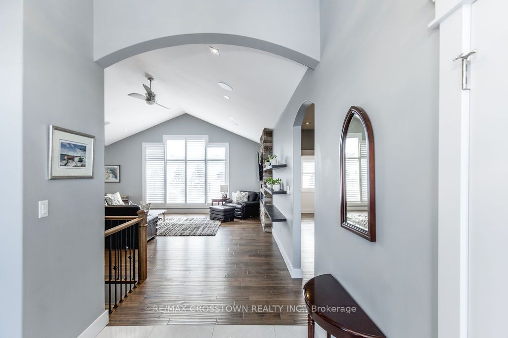 25 MENNILL Drive, Springwater, ON L0L 1Y3 photo 4