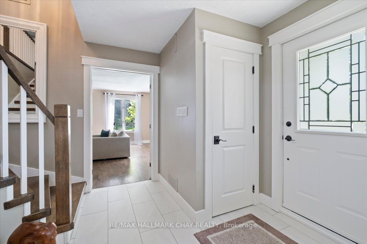 11 Park Trail, Springwater, ON L9X 0L3 photo 5