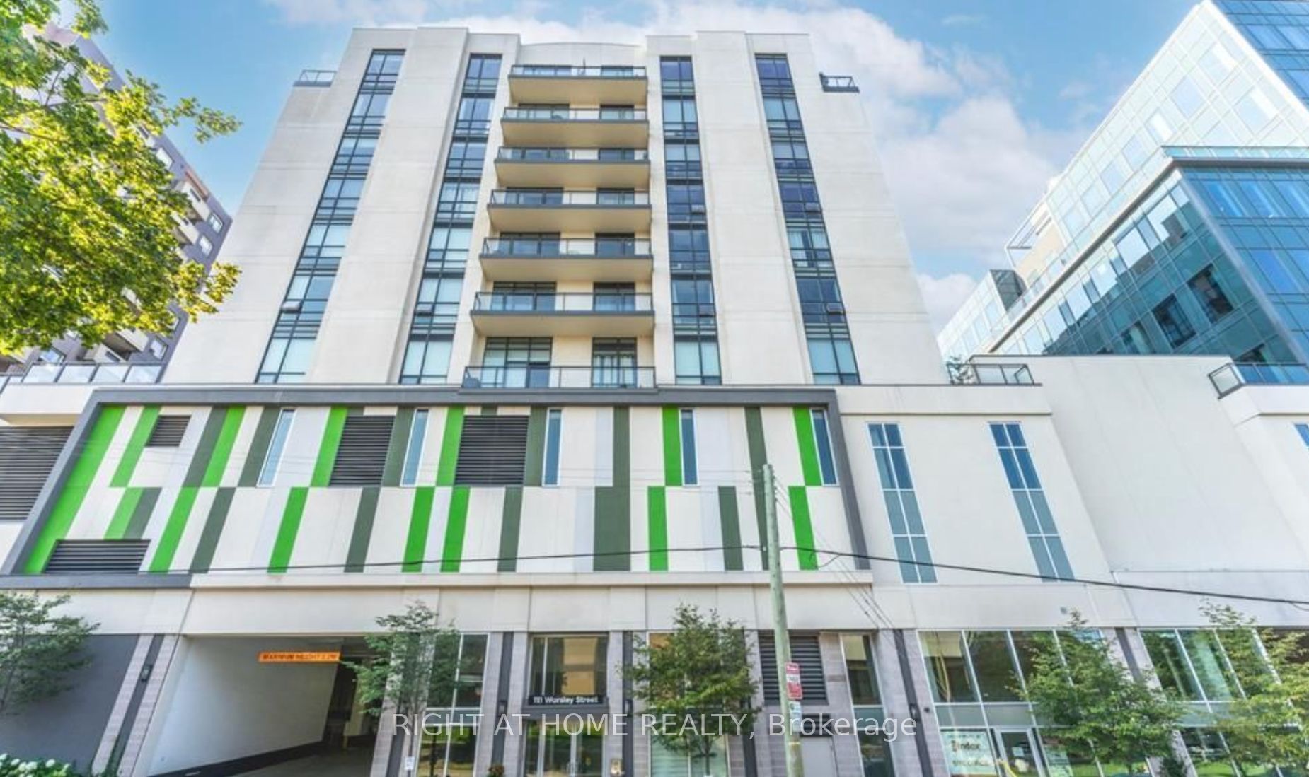 111 Worsley Street 7, Barrie, ON L4M 5R5